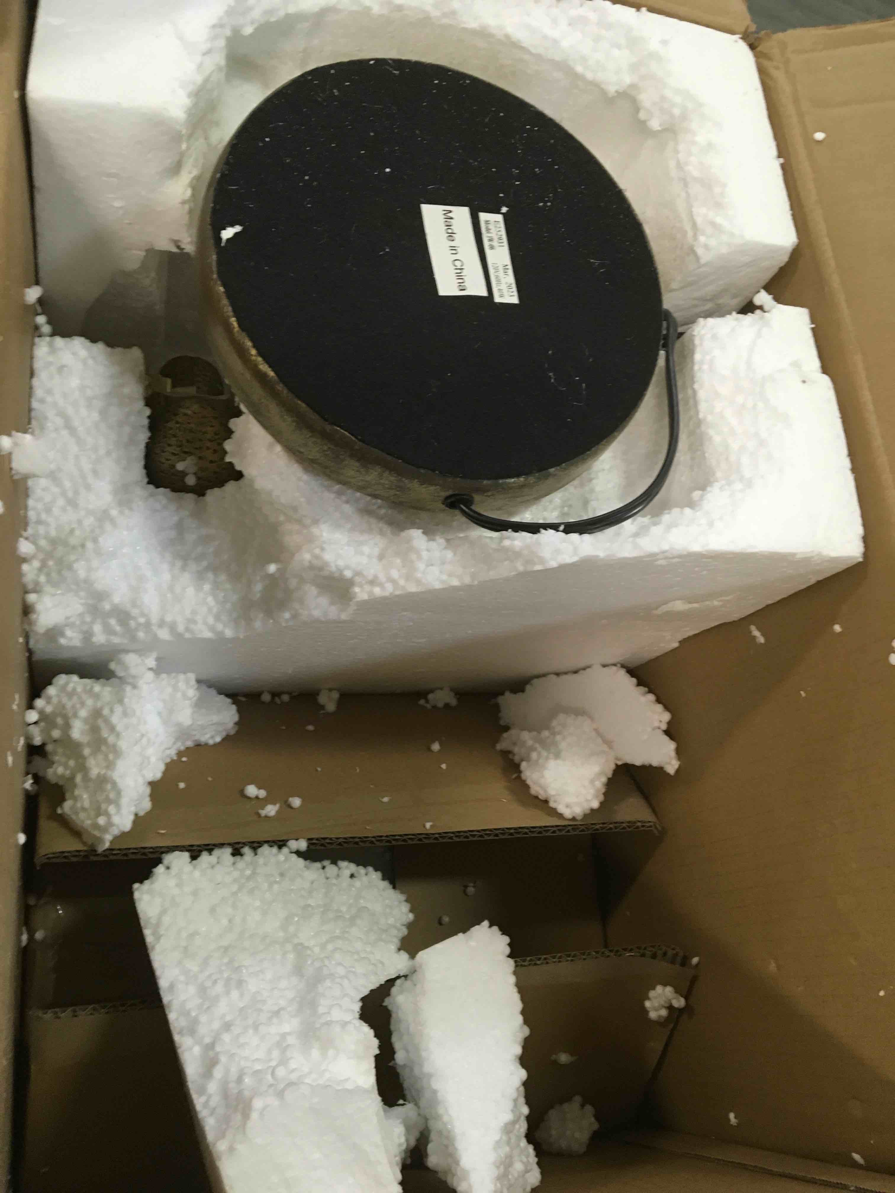 https://s3.amazonaws.com/lotting-images-prod/bidfta/YEL5675964_1707240125962.jpeg