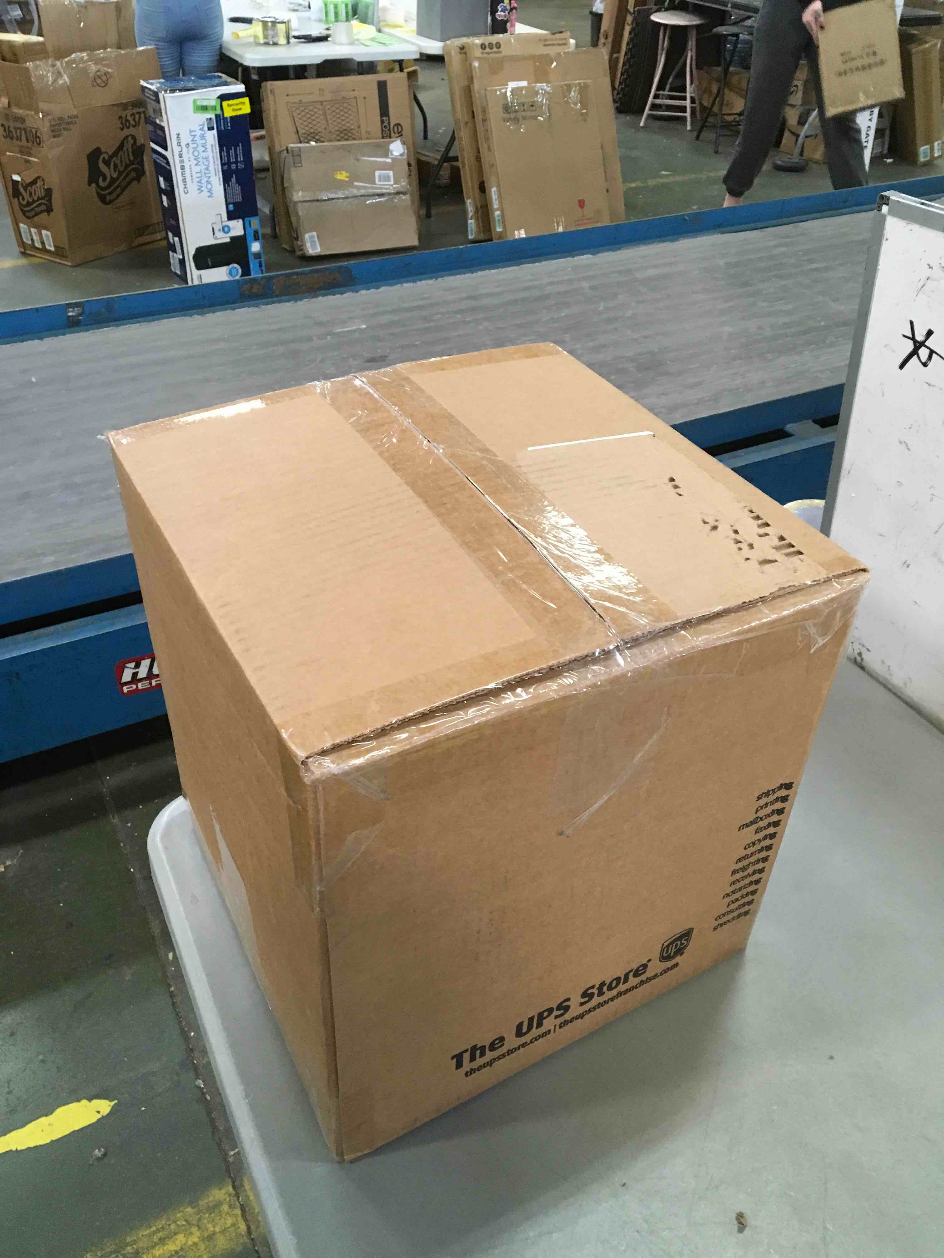 https://s3.amazonaws.com/lotting-images-prod/bidfta/YEL5675974_1707239340496.jpeg
