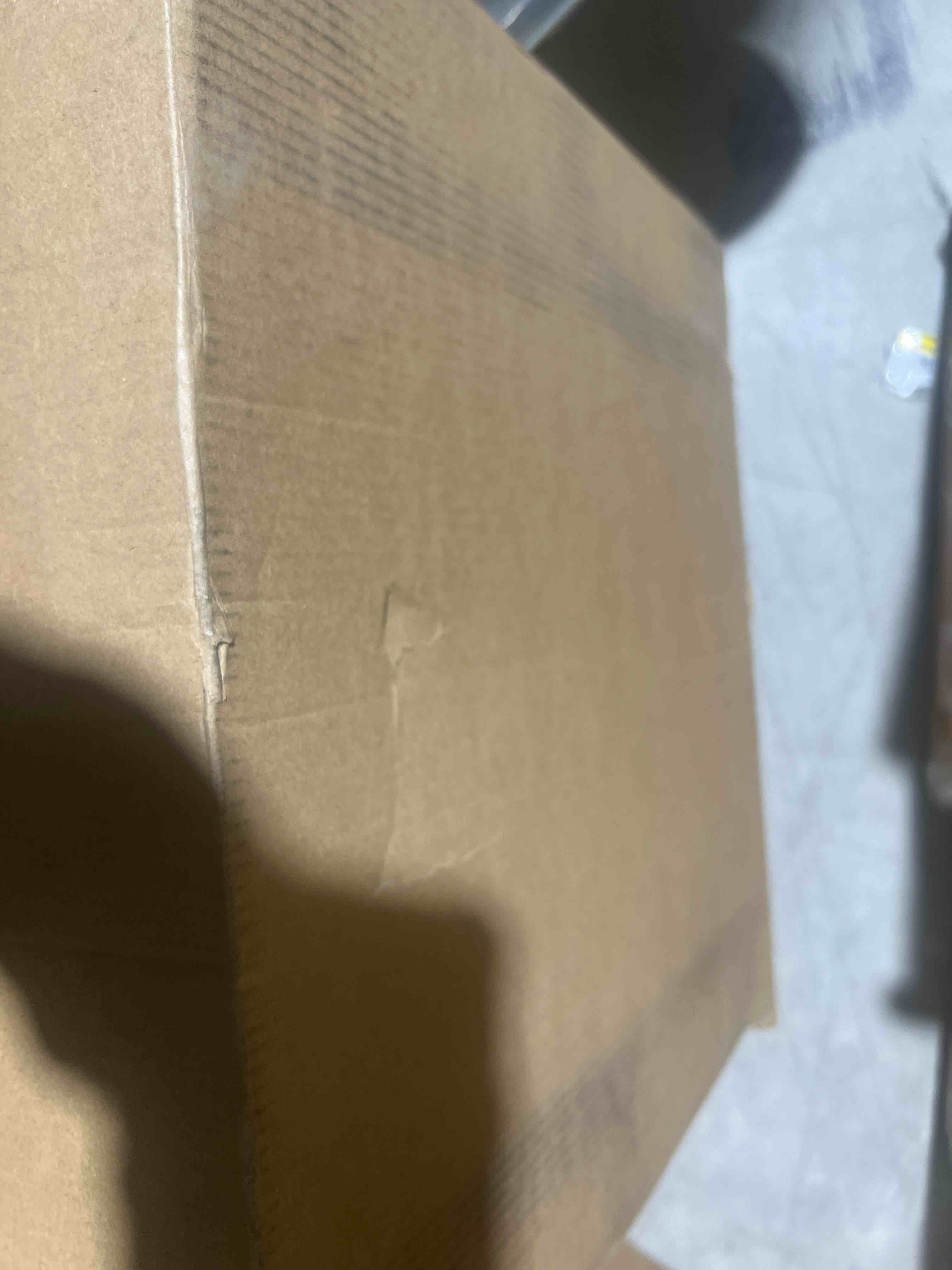 https://s3.amazonaws.com/lotting-images-prod/bidfta/YEL5677797_1714501882503.jpeg