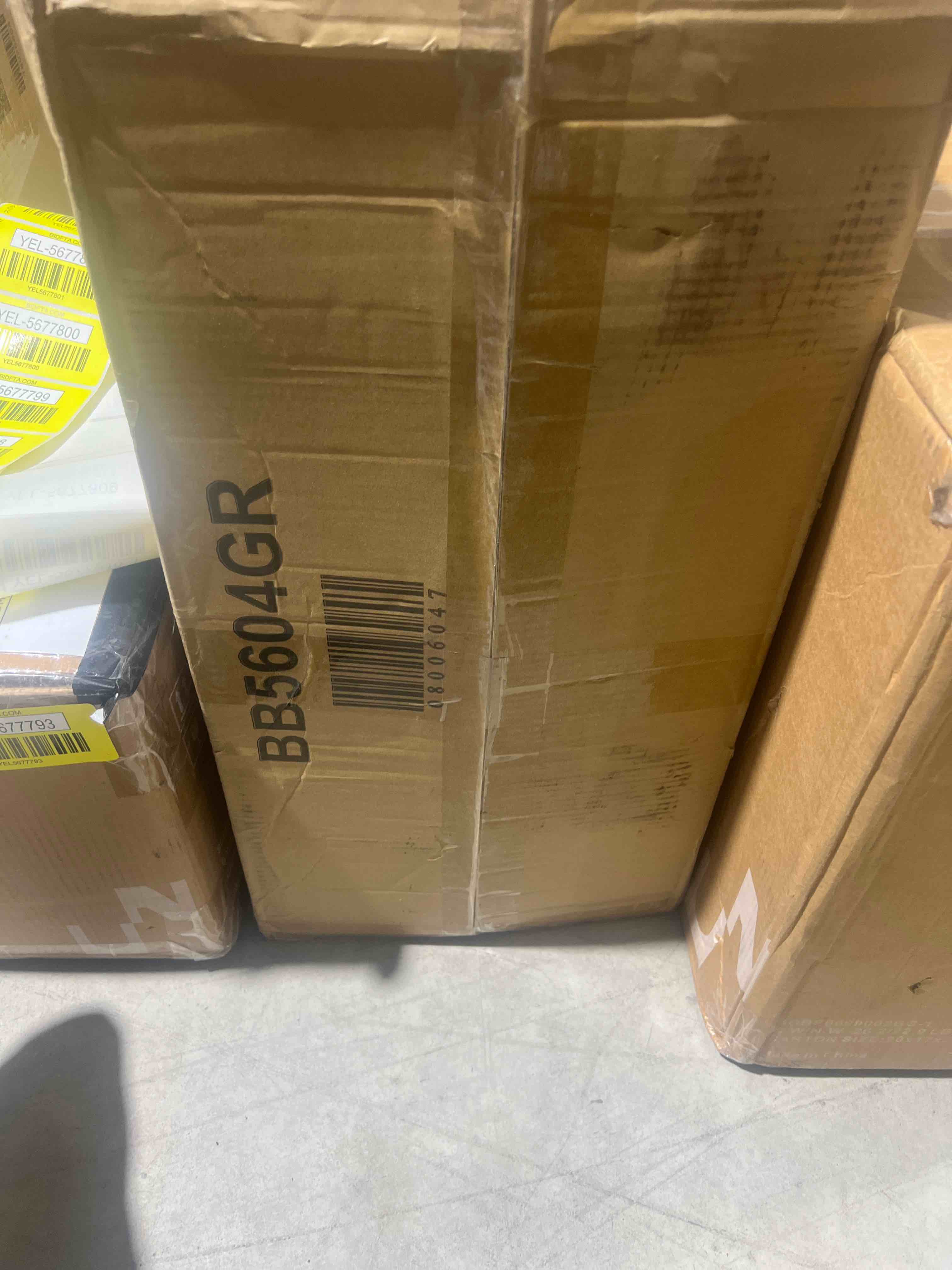 https://s3.amazonaws.com/lotting-images-prod/bidfta/YEL5677799_1714501348857.jpeg