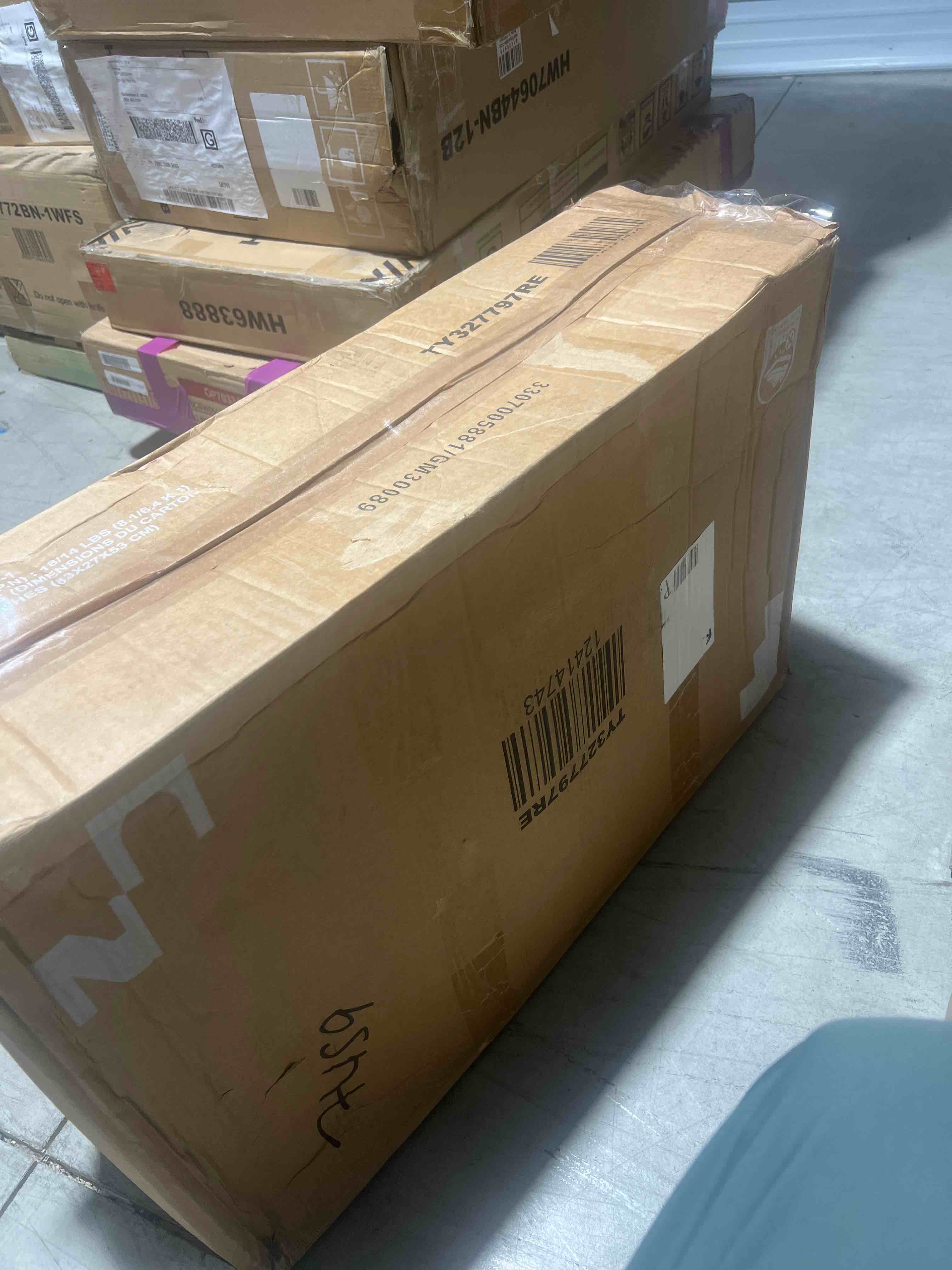 https://s3.amazonaws.com/lotting-images-prod/bidfta/YEL5677802_1714502363674.jpeg