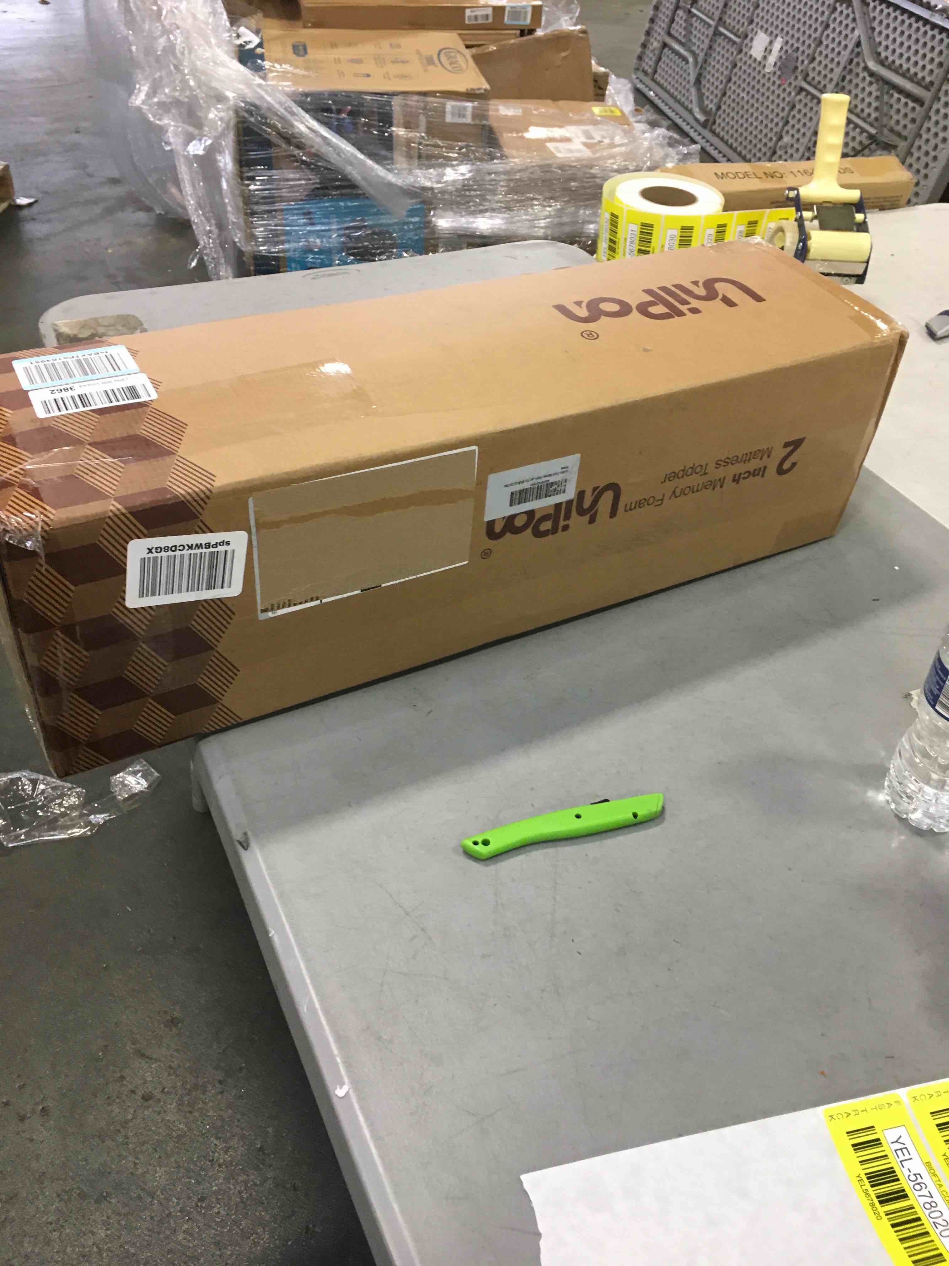 https://s3.amazonaws.com/lotting-images-prod/bidfta/YEL5678020_1706723905054.jpeg