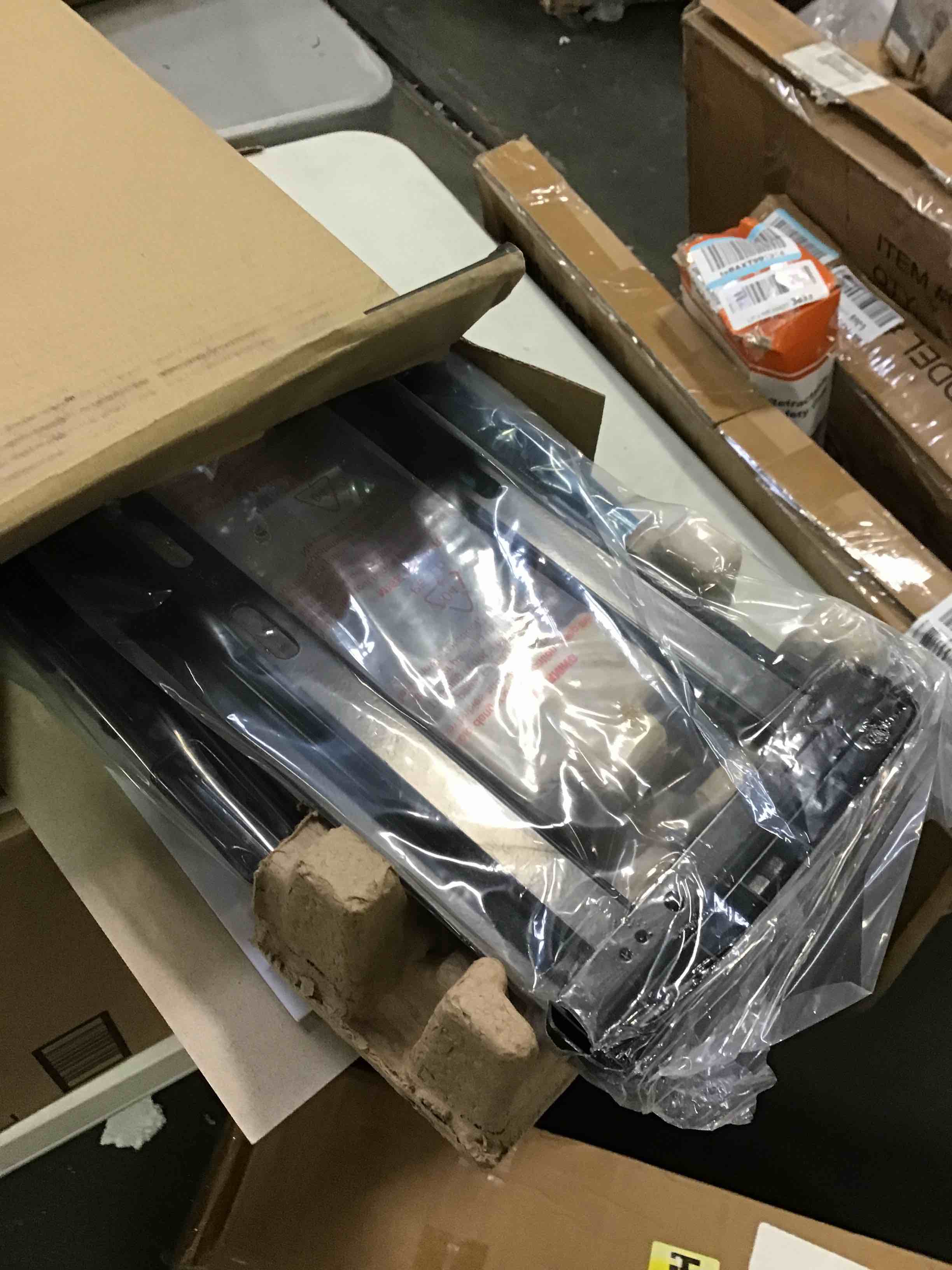 https://s3.amazonaws.com/lotting-images-prod/bidfta/YEL5678231_1706891612437.jpeg