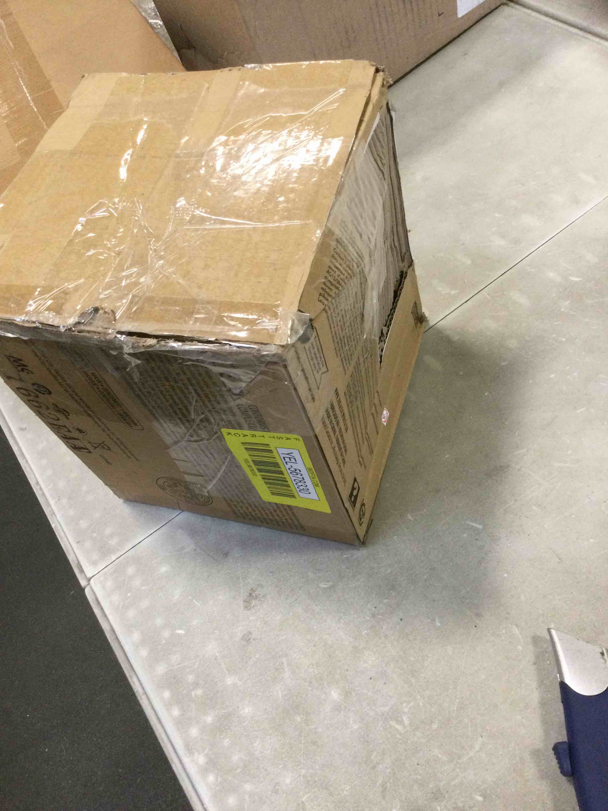 https://s3.amazonaws.com/lotting-images-prod/bidfta/YEL5678330_1706904458140.jpeg