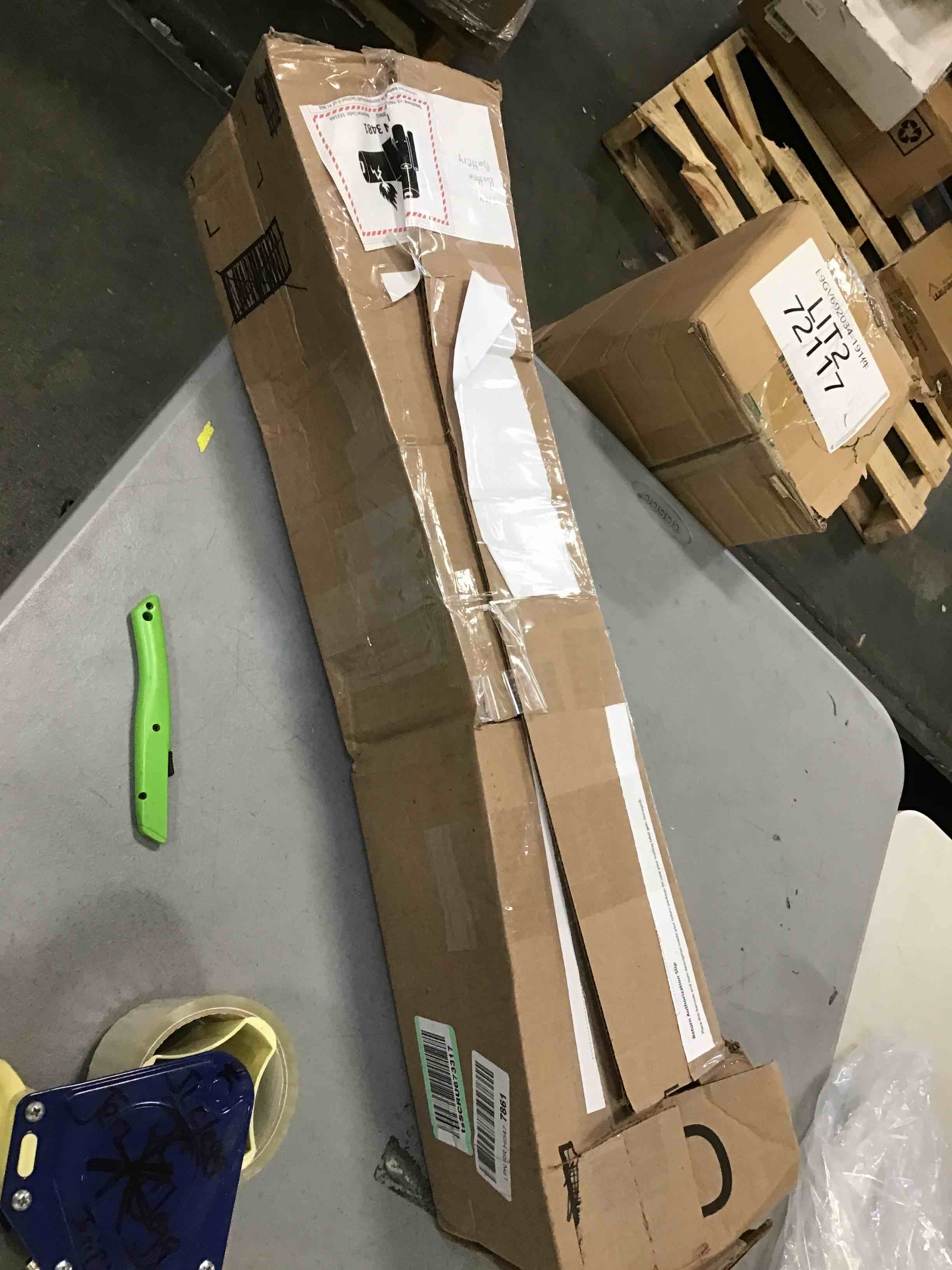 https://s3.amazonaws.com/lotting-images-prod/bidfta/YEL5678425_1706907983815.jpeg