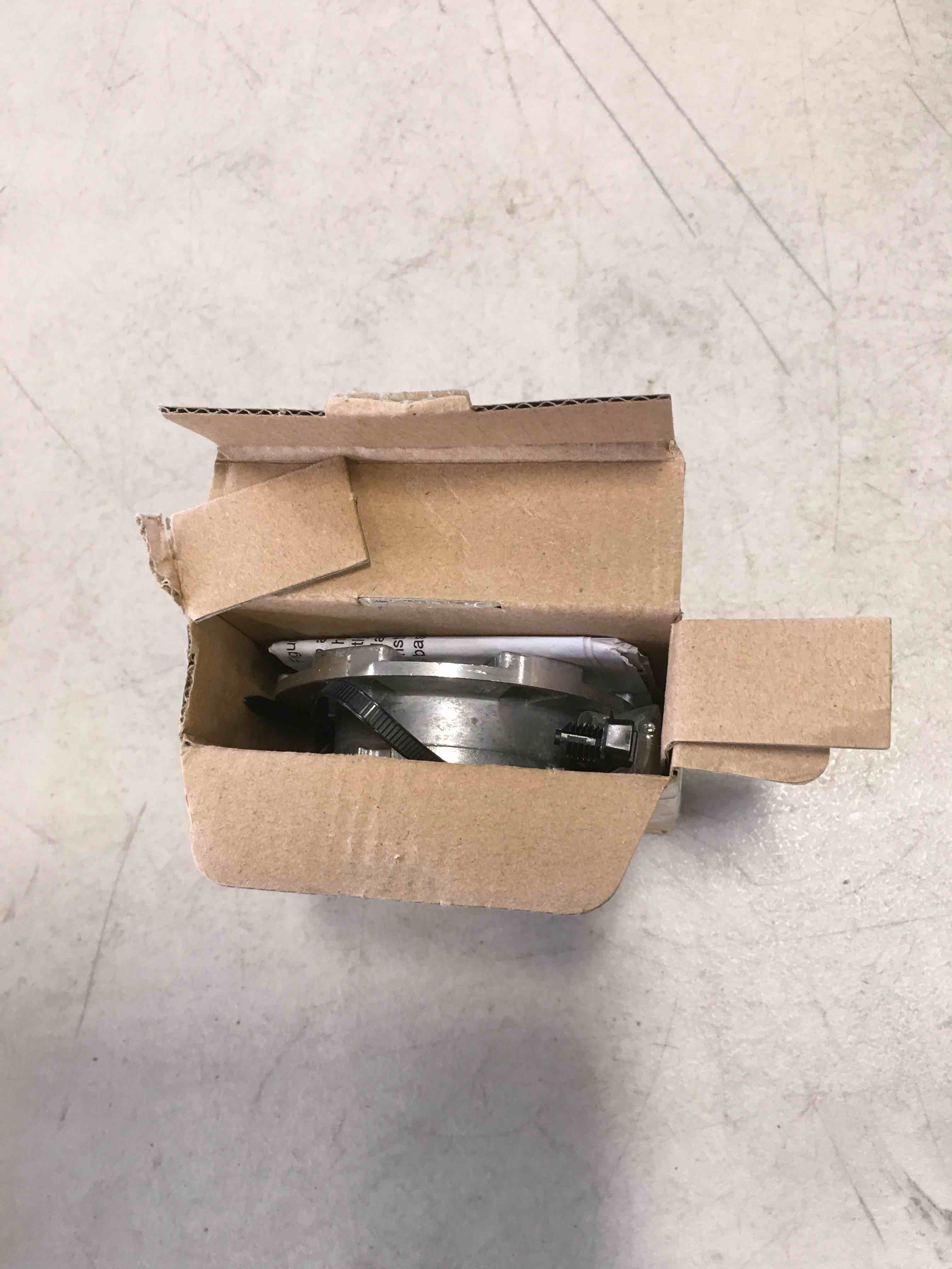 https://s3.amazonaws.com/lotting-images-prod/bidfta/YEL5679100_1707407210140.jpeg
