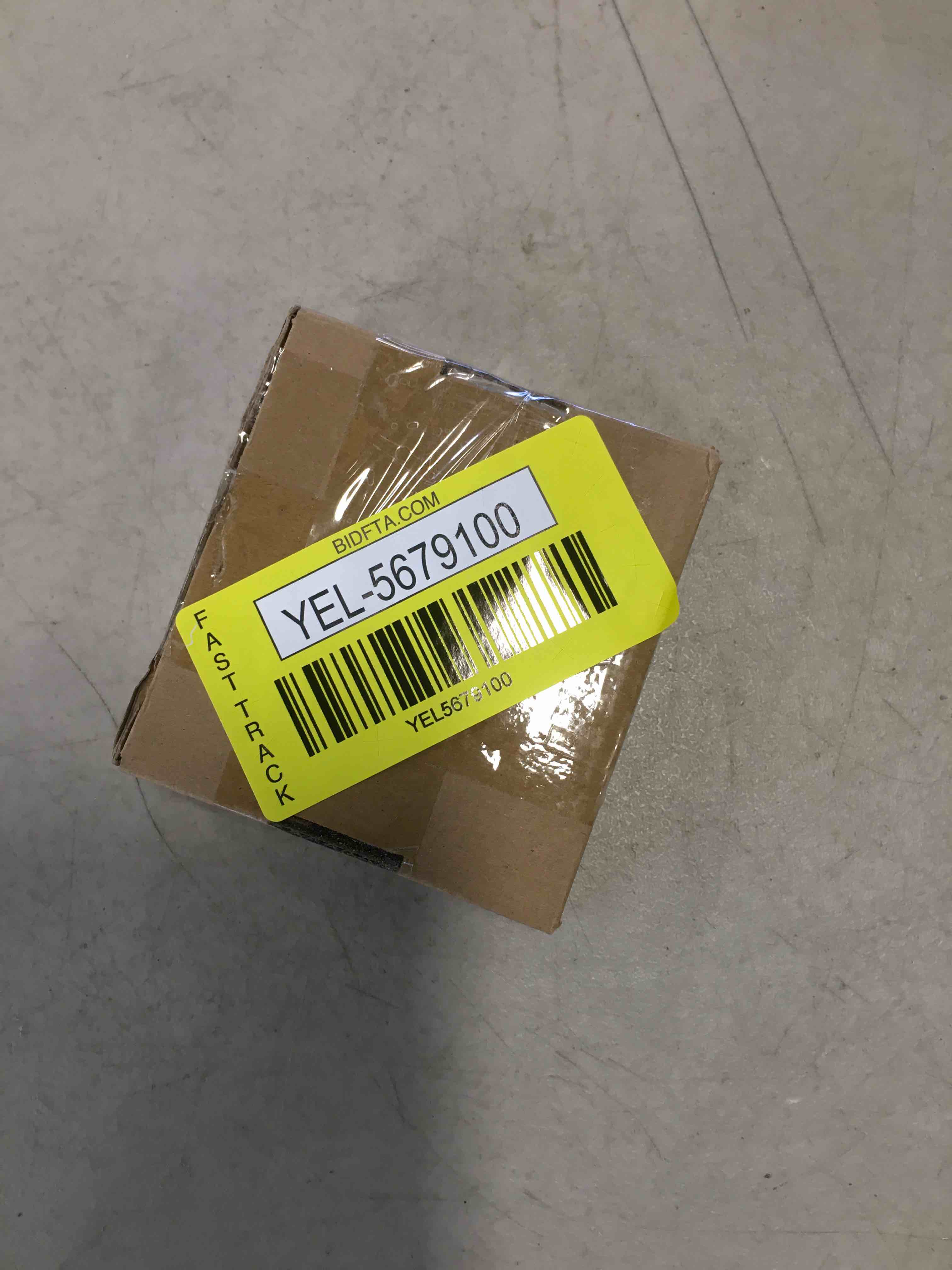 https://s3.amazonaws.com/lotting-images-prod/bidfta/YEL5679100_1707407259933.jpeg