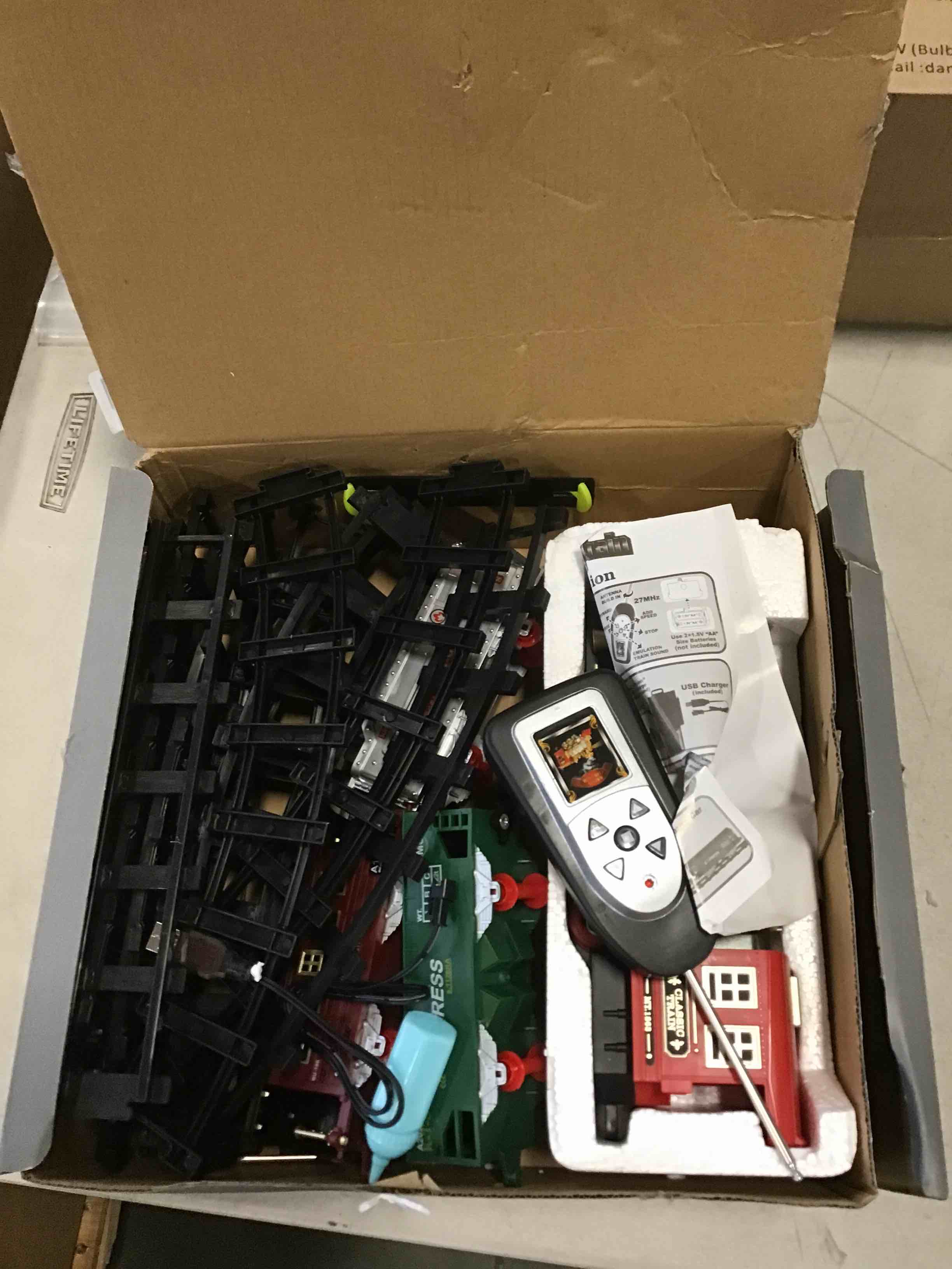 https://s3.amazonaws.com/lotting-images-prod/bidfta/YEL5679257_1707488346386.jpeg