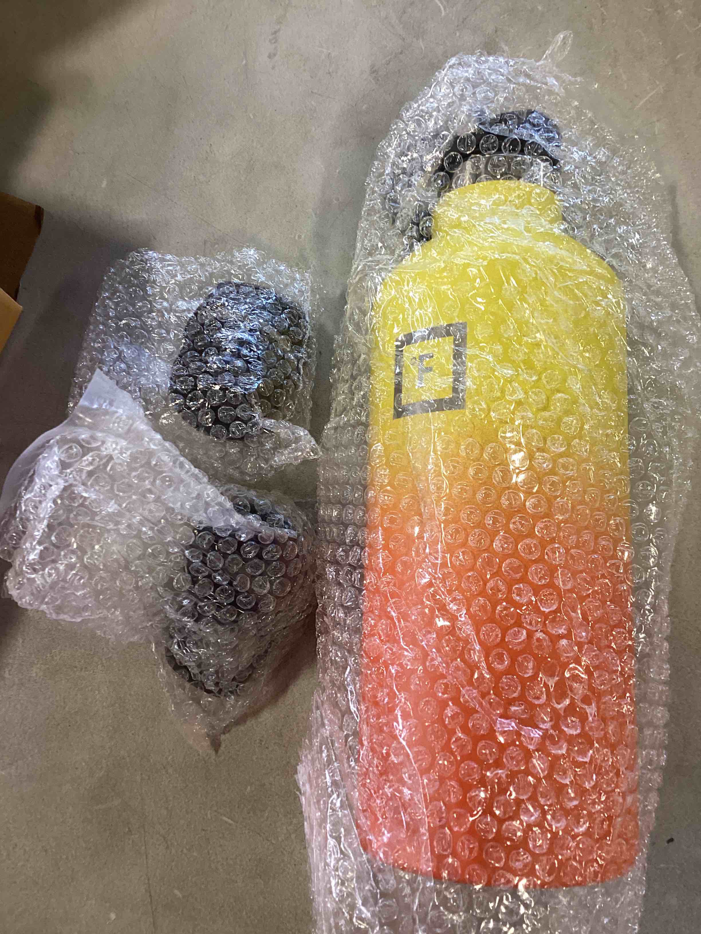 https://s3.amazonaws.com/lotting-images-prod/bidfta/YEL5681919_1707406915587.jpeg