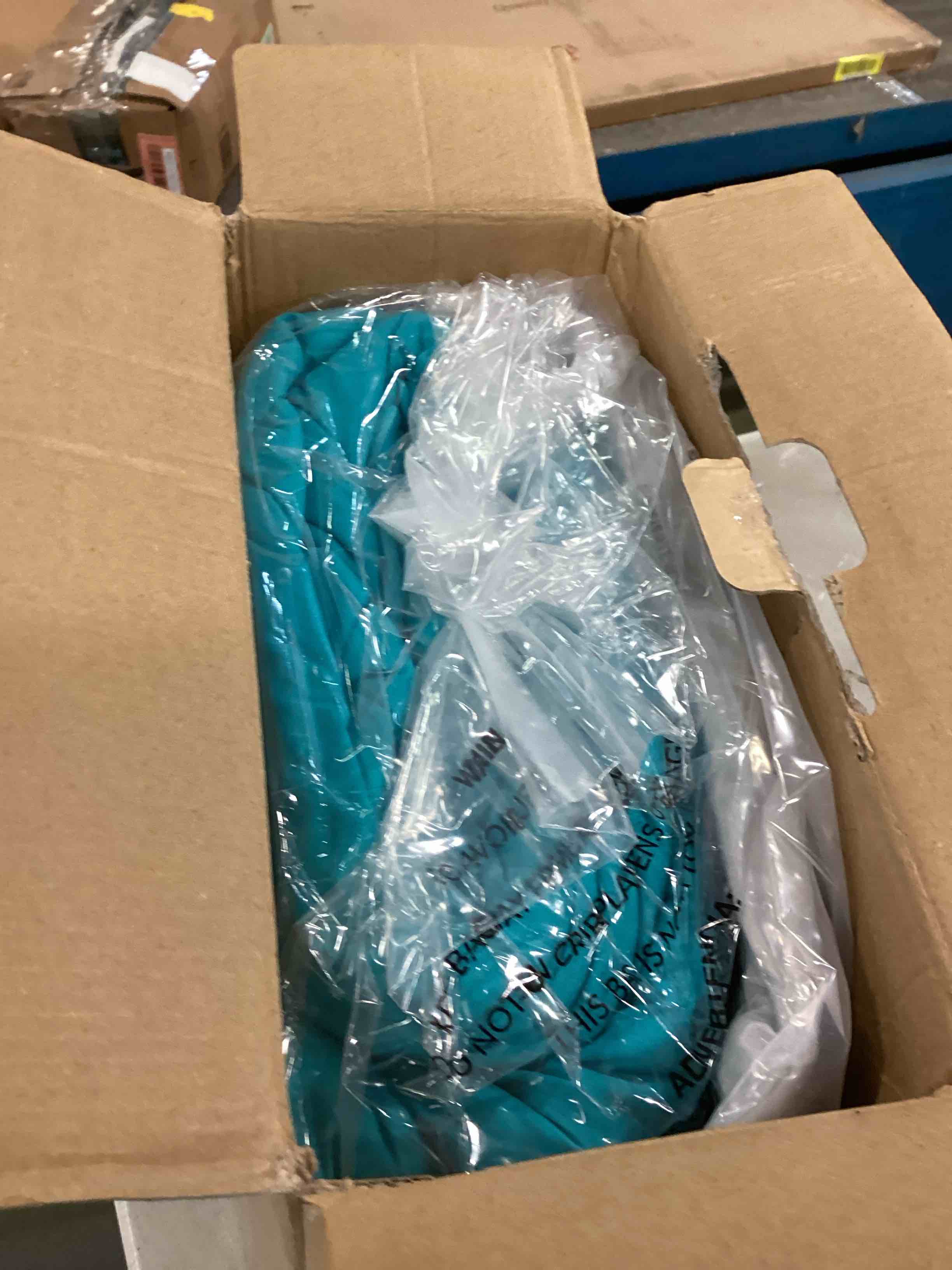 https://s3.amazonaws.com/lotting-images-prod/bidfta/YEL5682479_1706792485501.jpeg