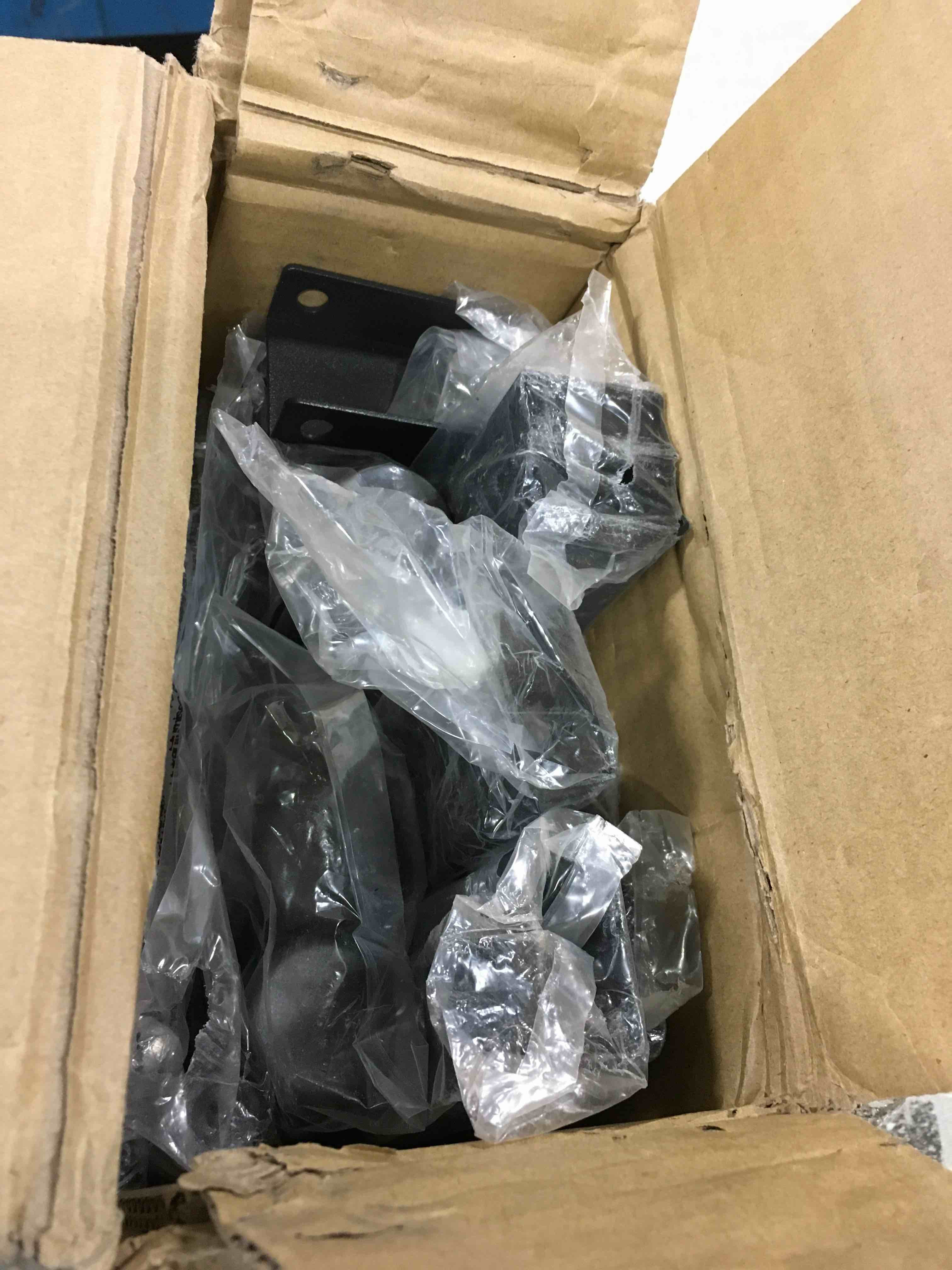 https://s3.amazonaws.com/lotting-images-prod/bidfta/YEL5682512_1706795689276.jpeg