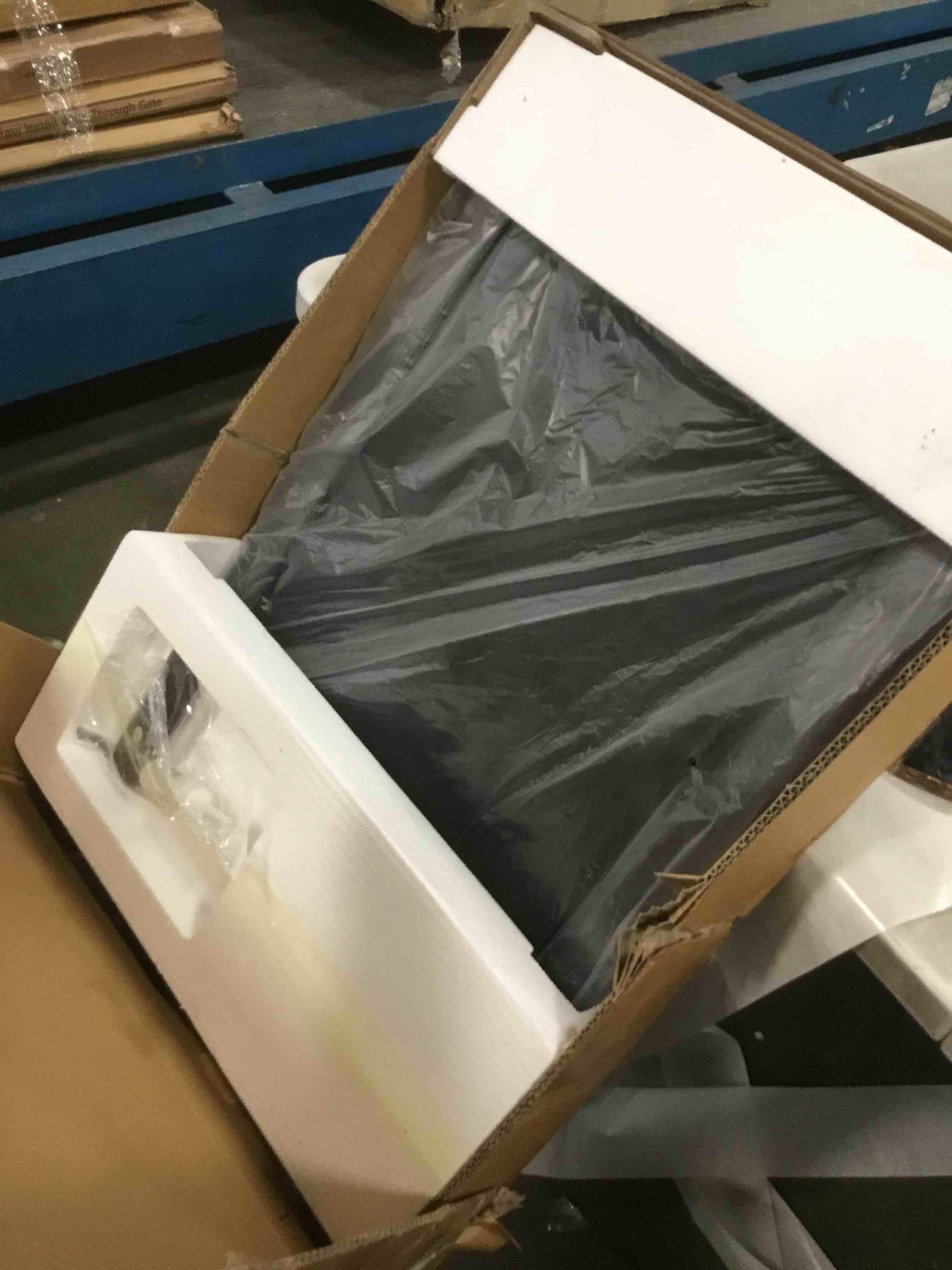 https://s3.amazonaws.com/lotting-images-prod/bidfta/YEL5682703_1706820656241.jpeg