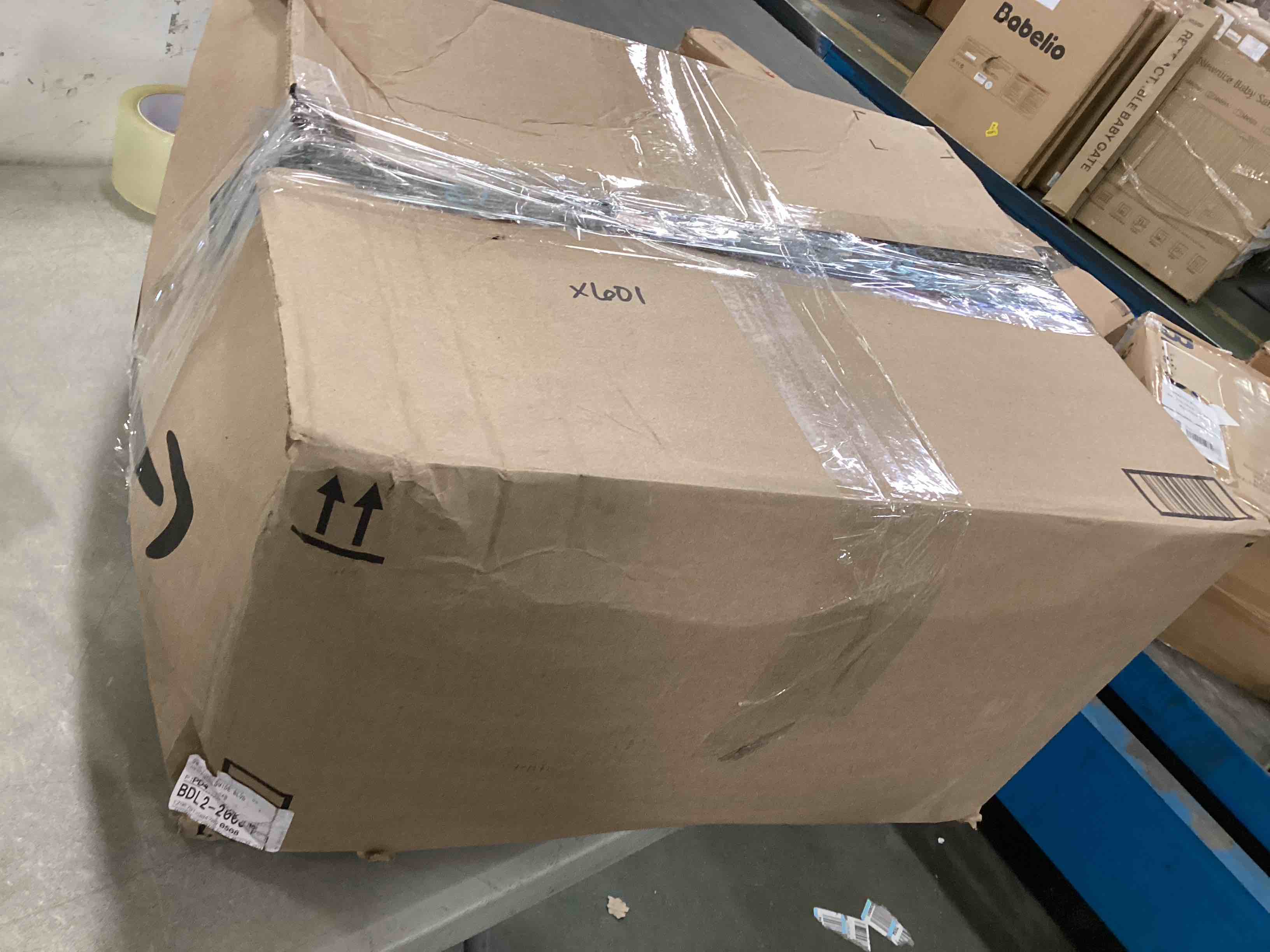https://s3.amazonaws.com/lotting-images-prod/bidfta/YEL5682800_1706883224908.jpeg