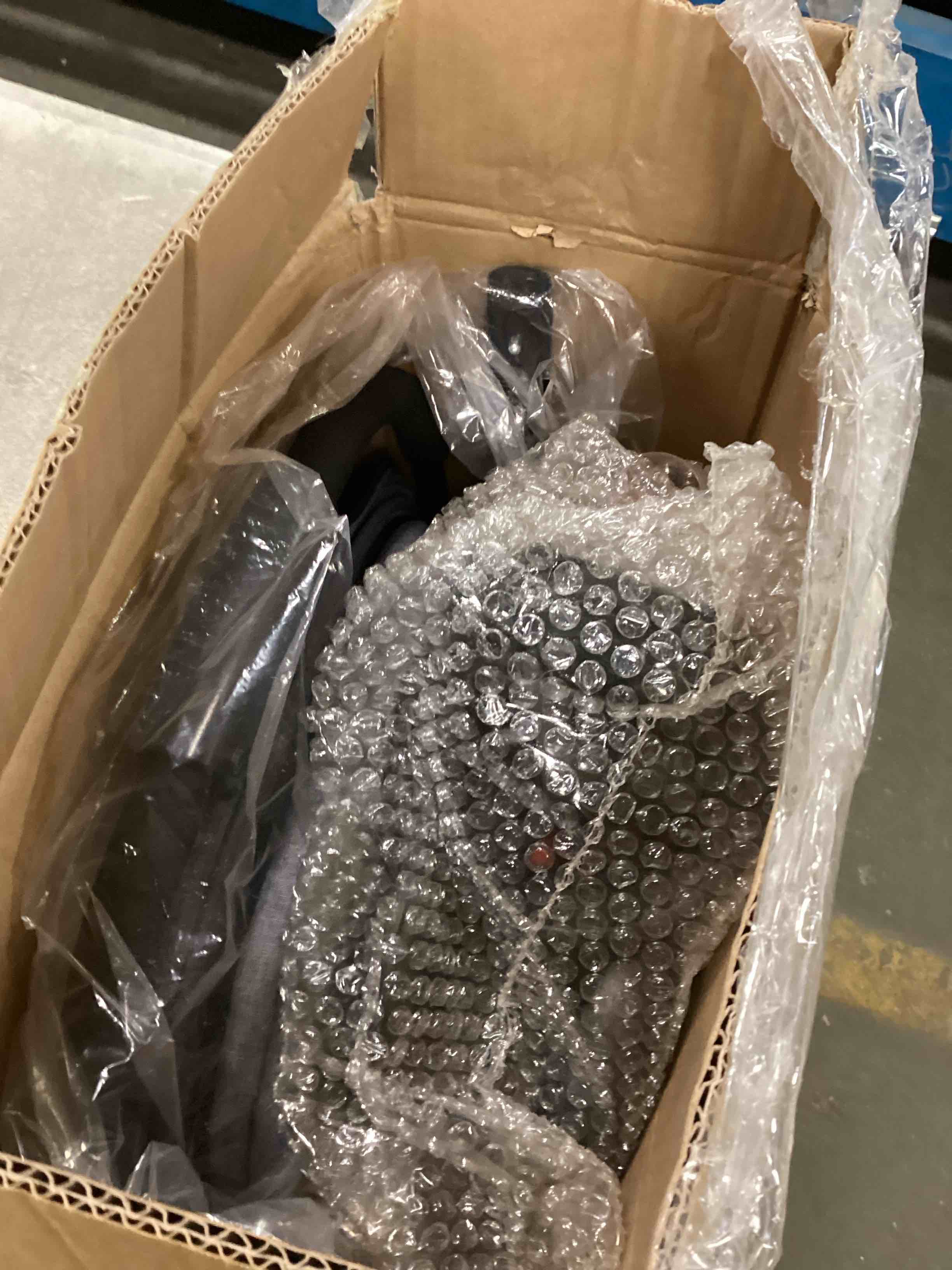 https://s3.amazonaws.com/lotting-images-prod/bidfta/YEL5682803_1706883521036.jpeg