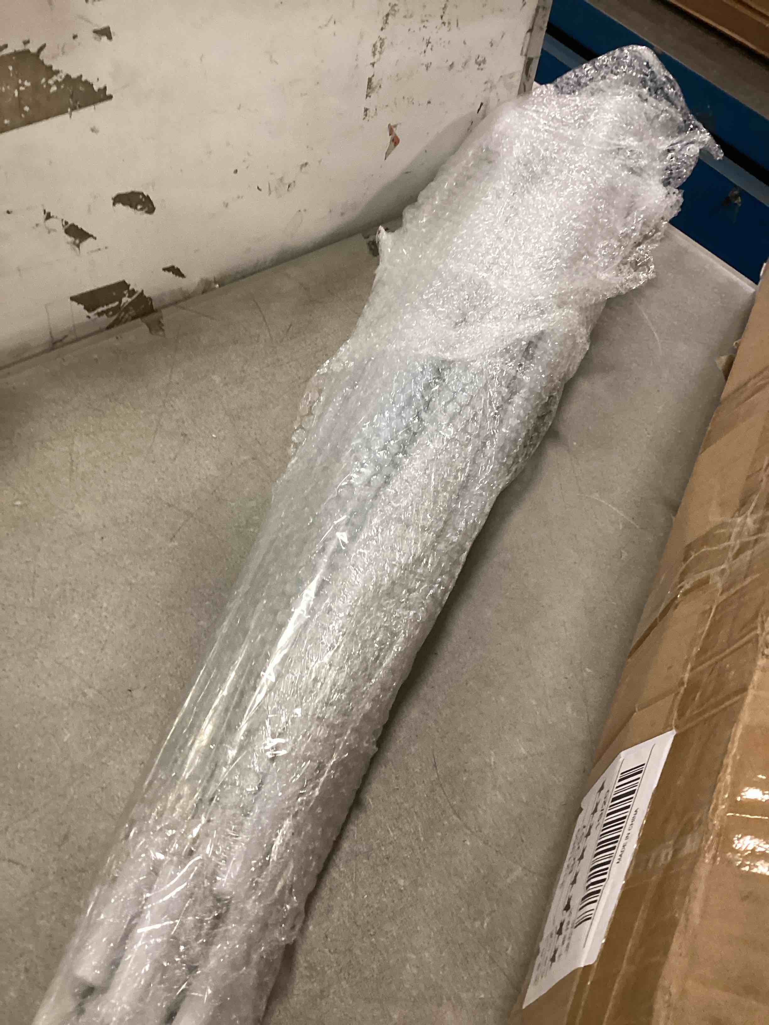 https://s3.amazonaws.com/lotting-images-prod/bidfta/YEL5682825_1706887044558.jpeg