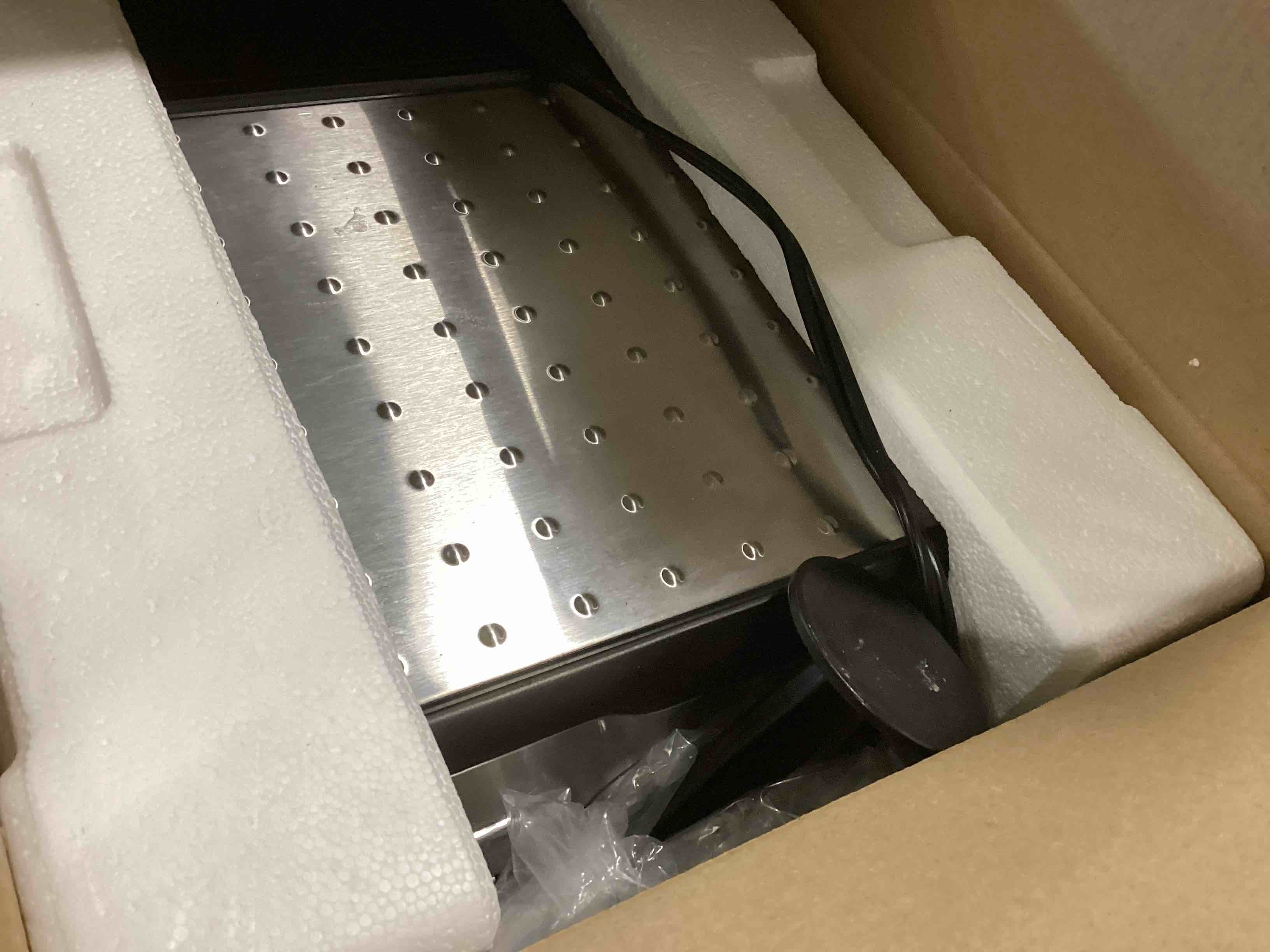 https://s3.amazonaws.com/lotting-images-prod/bidfta/YEL5683365_1707054716545.jpeg