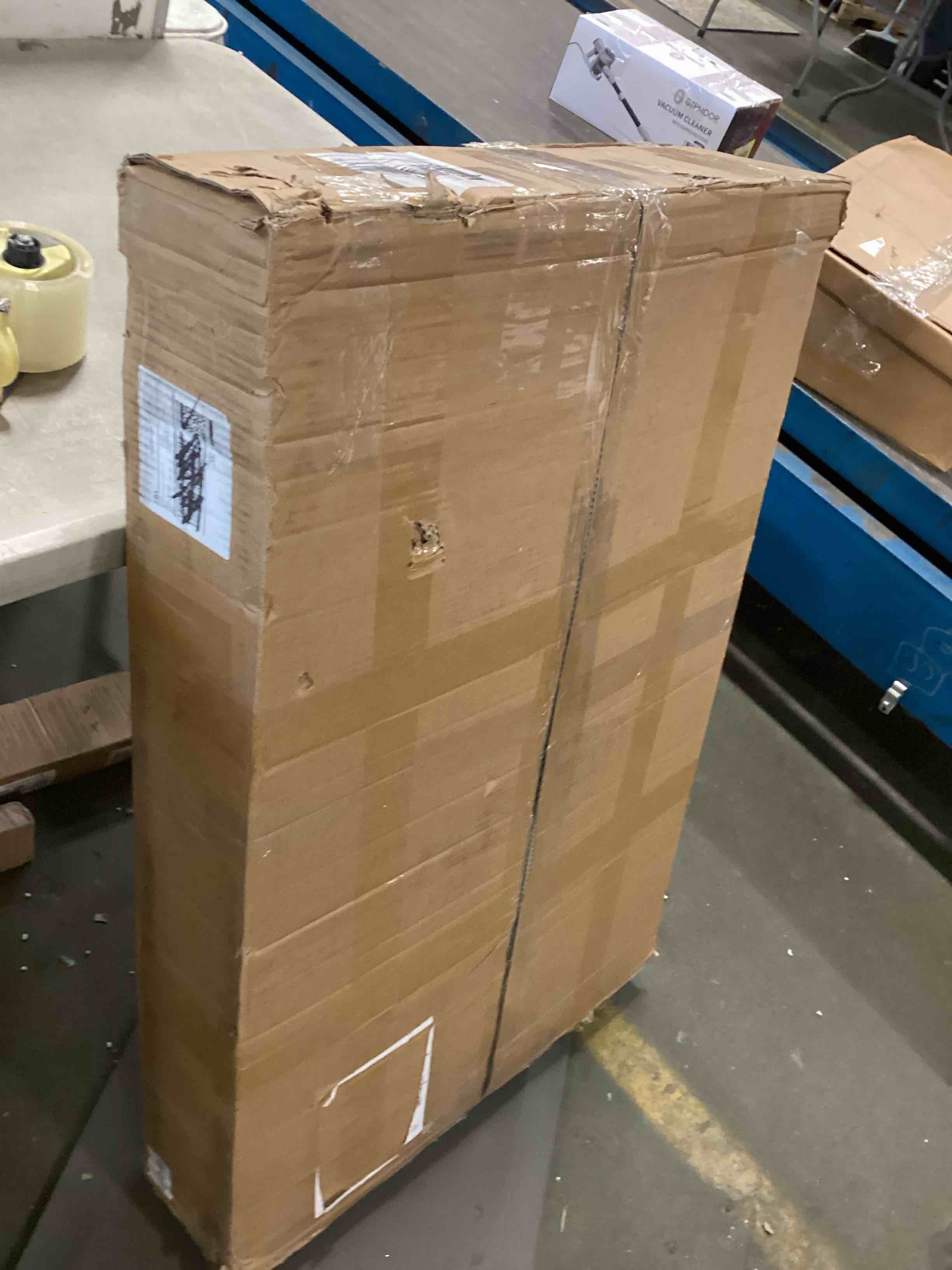 https://s3.amazonaws.com/lotting-images-prod/bidfta/YEL5683366_1707054805843.jpeg