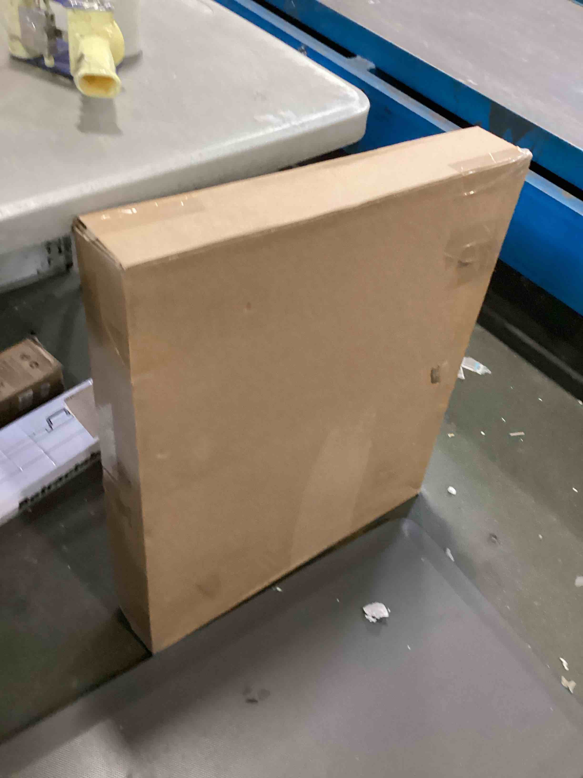 https://s3.amazonaws.com/lotting-images-prod/bidfta/YEL5683441_1707061795079.jpeg
