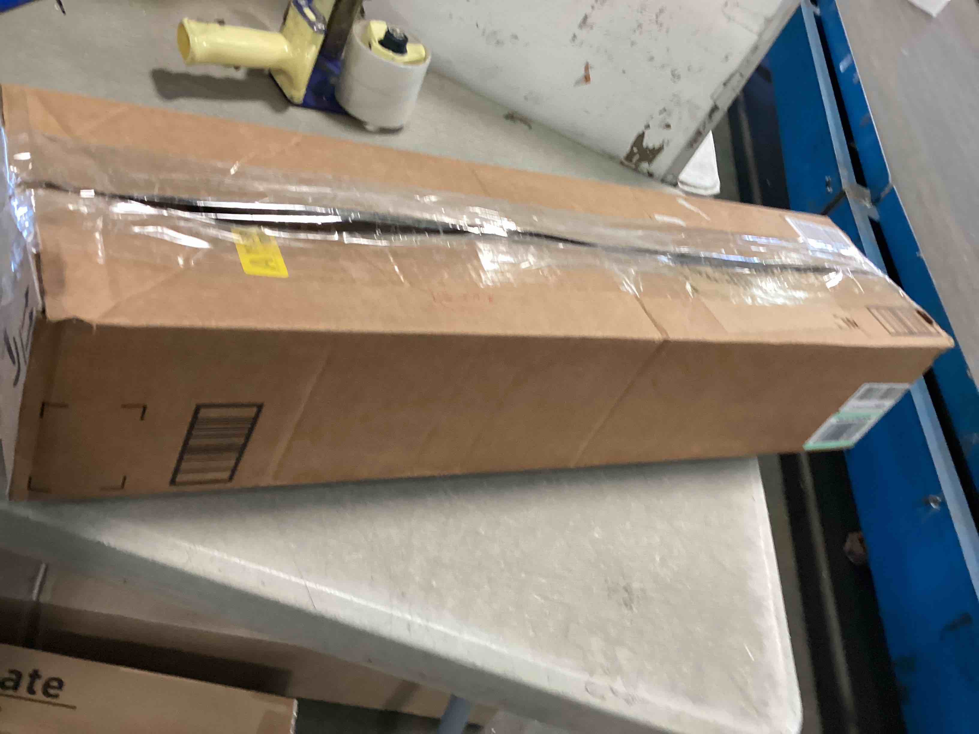 https://s3.amazonaws.com/lotting-images-prod/bidfta/YEL5683544_1707072373780.jpeg