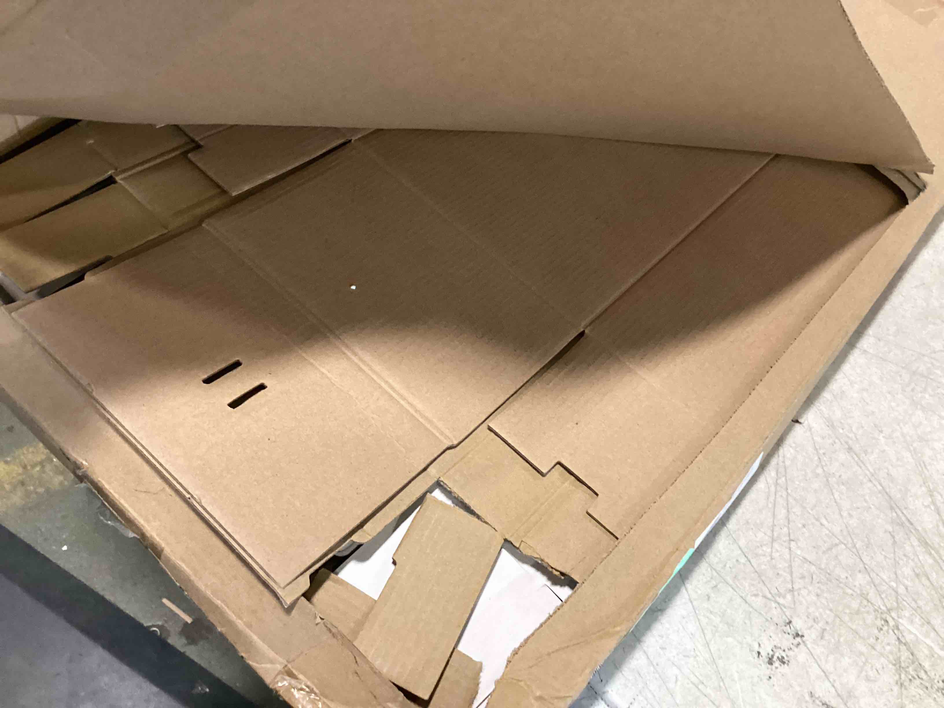 https://s3.amazonaws.com/lotting-images-prod/bidfta/YEL5683644_1707080233846.jpeg