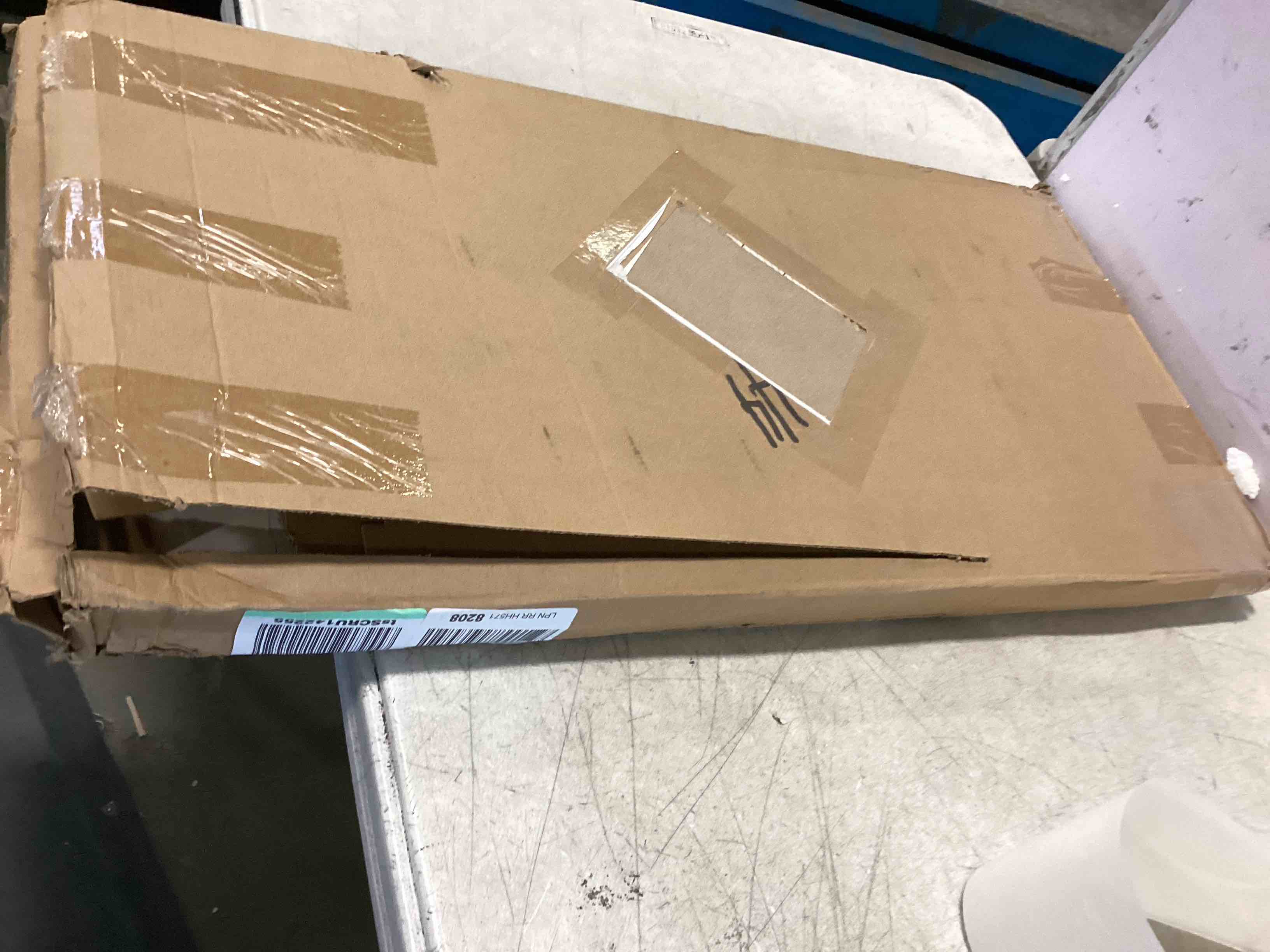 https://s3.amazonaws.com/lotting-images-prod/bidfta/YEL5683644_1707080236580.jpeg