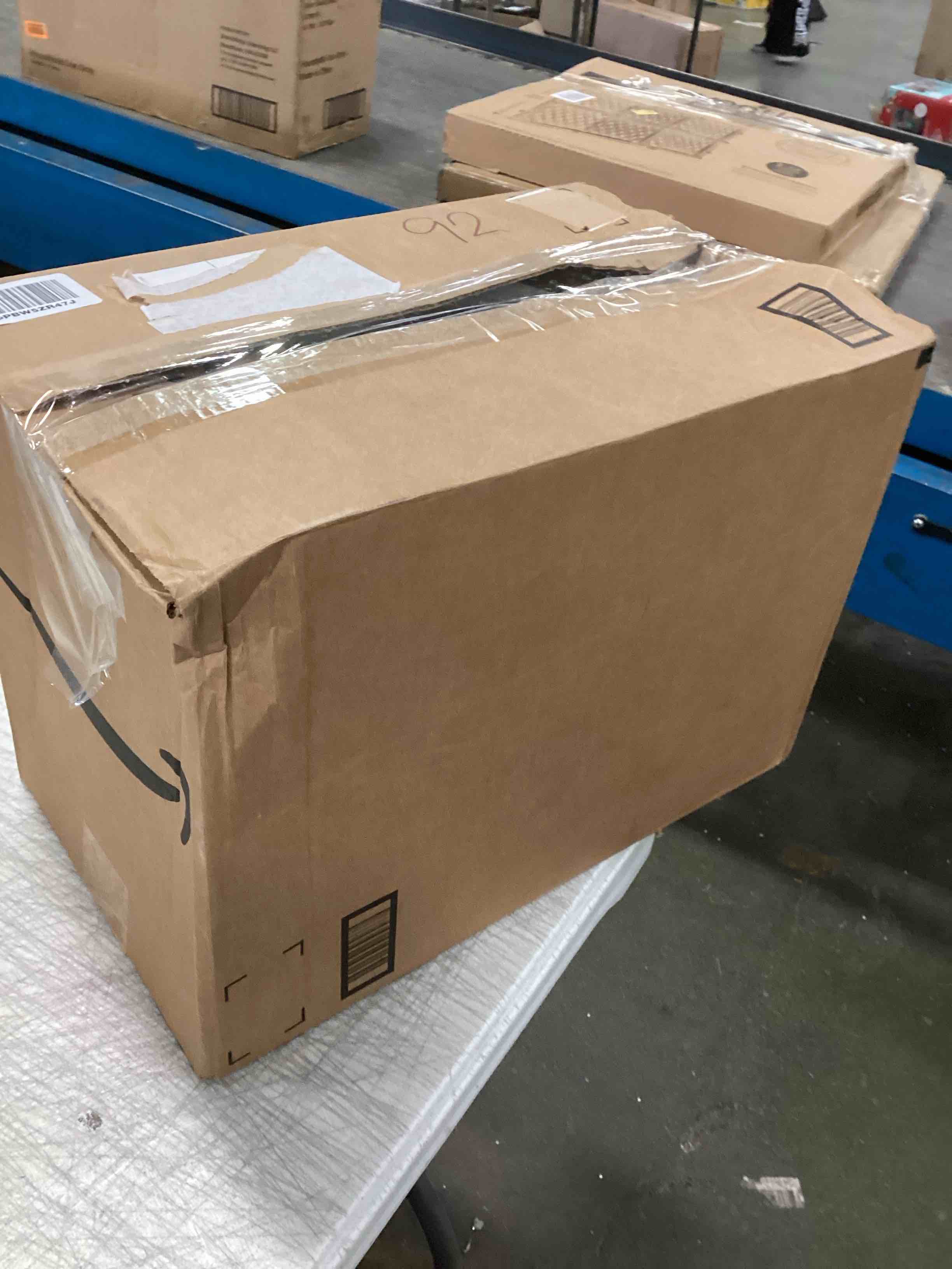https://s3.amazonaws.com/lotting-images-prod/bidfta/YEL5683962_1707419861744.jpeg