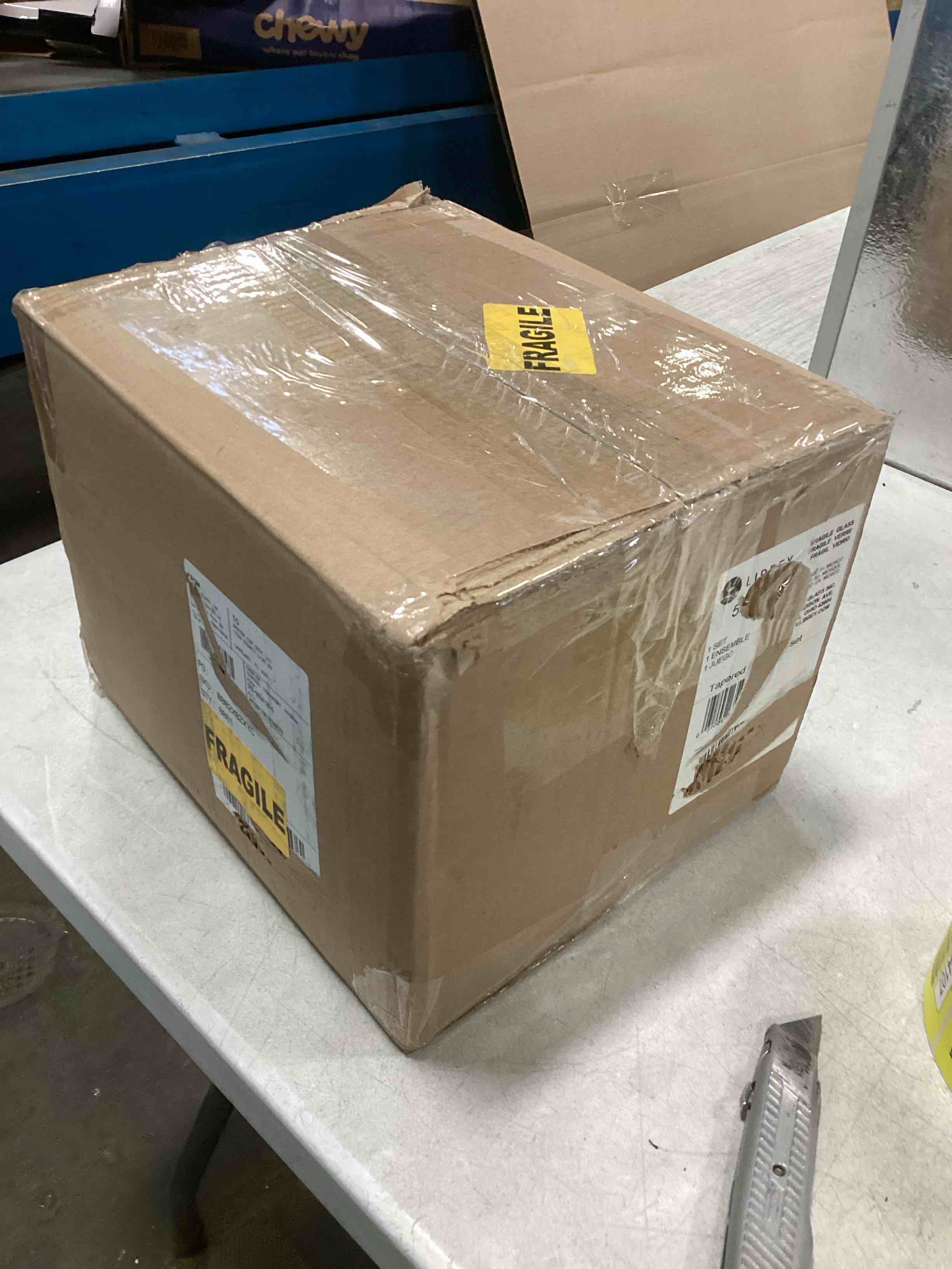 https://s3.amazonaws.com/lotting-images-prod/bidfta/YEL5684103_1707485922866.jpeg