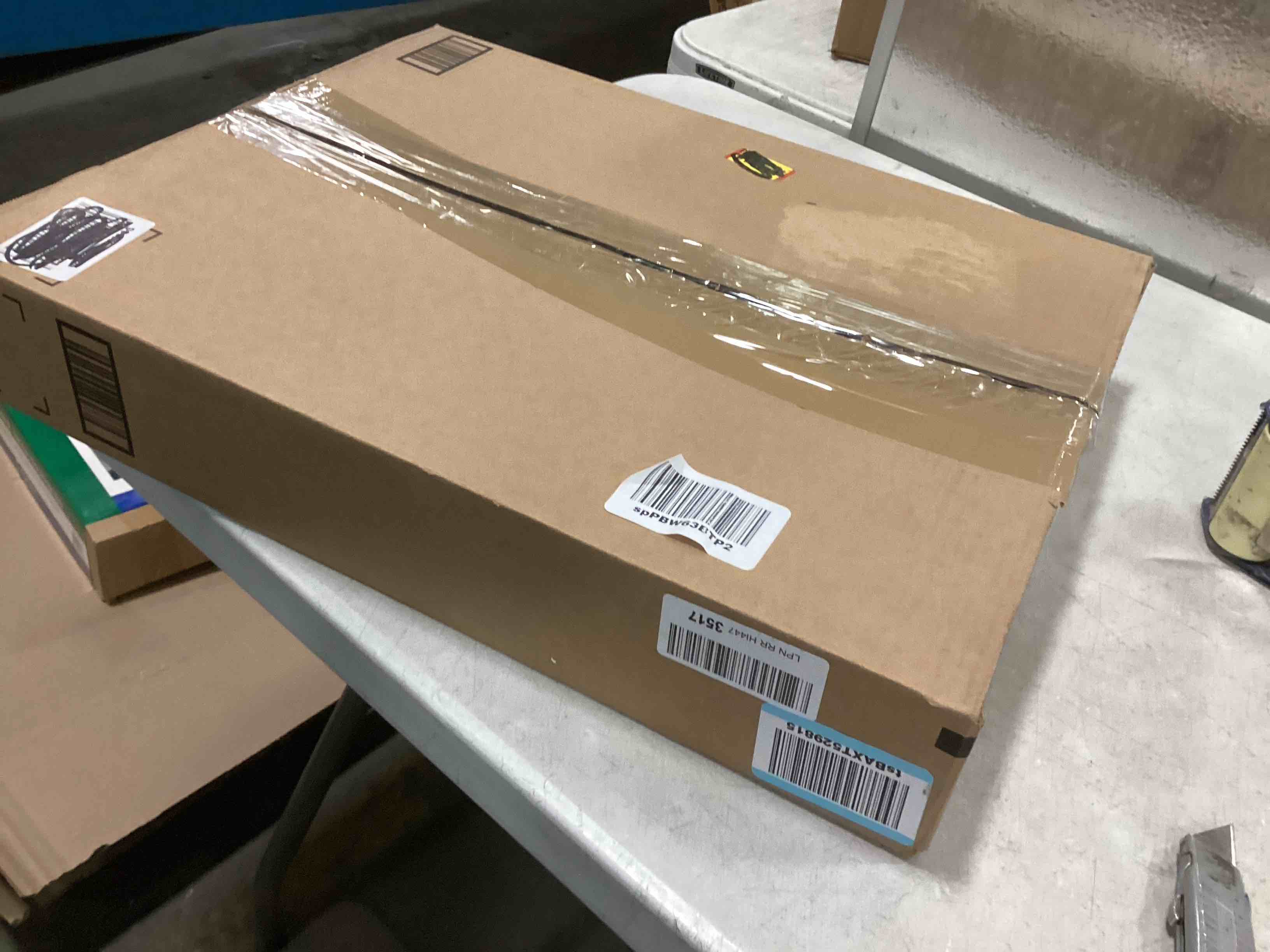 https://s3.amazonaws.com/lotting-images-prod/bidfta/YEL5684109_1707486607321.jpeg