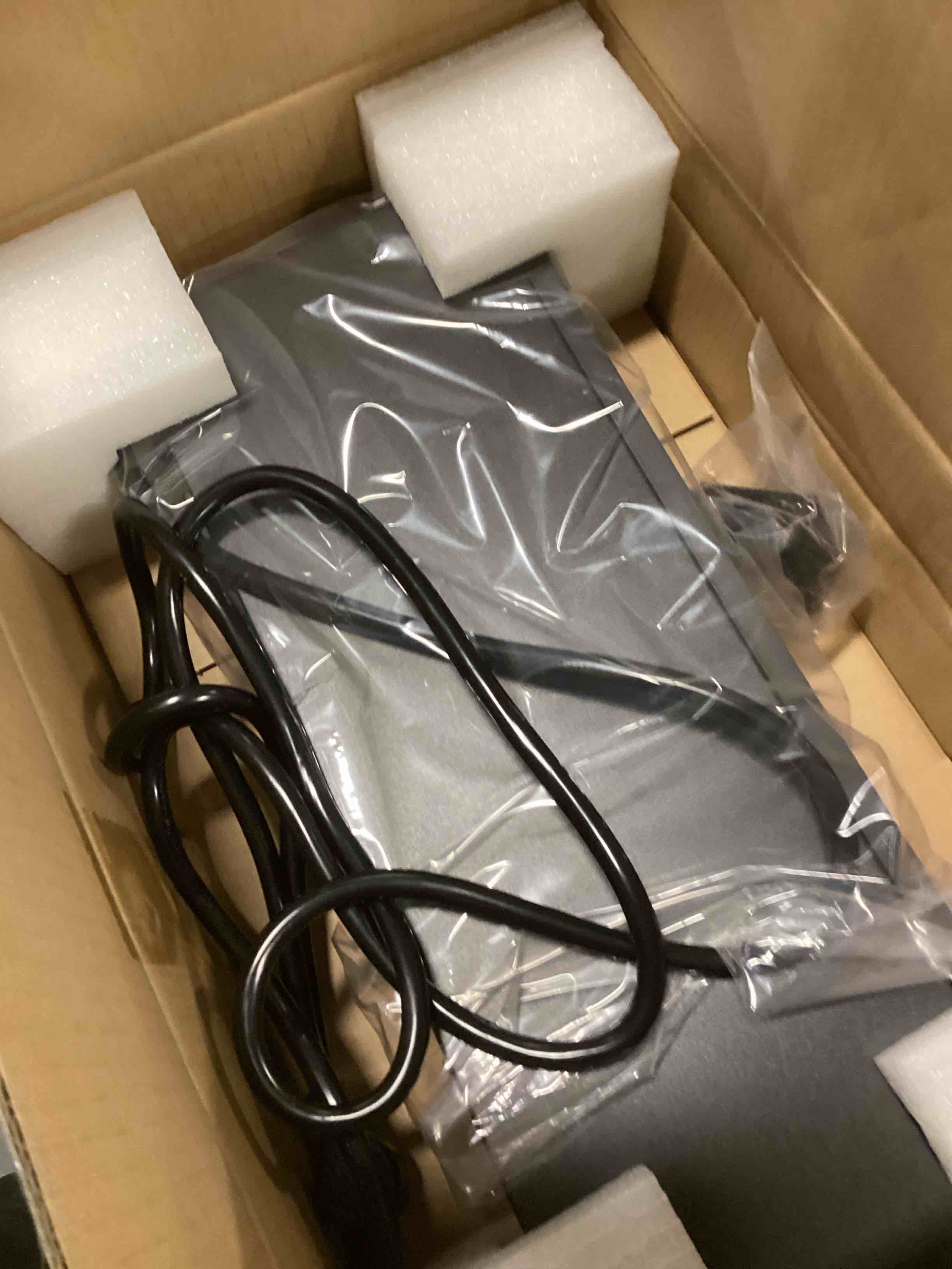 https://s3.amazonaws.com/lotting-images-prod/bidfta/YEL5684345_1707513573033.jpeg