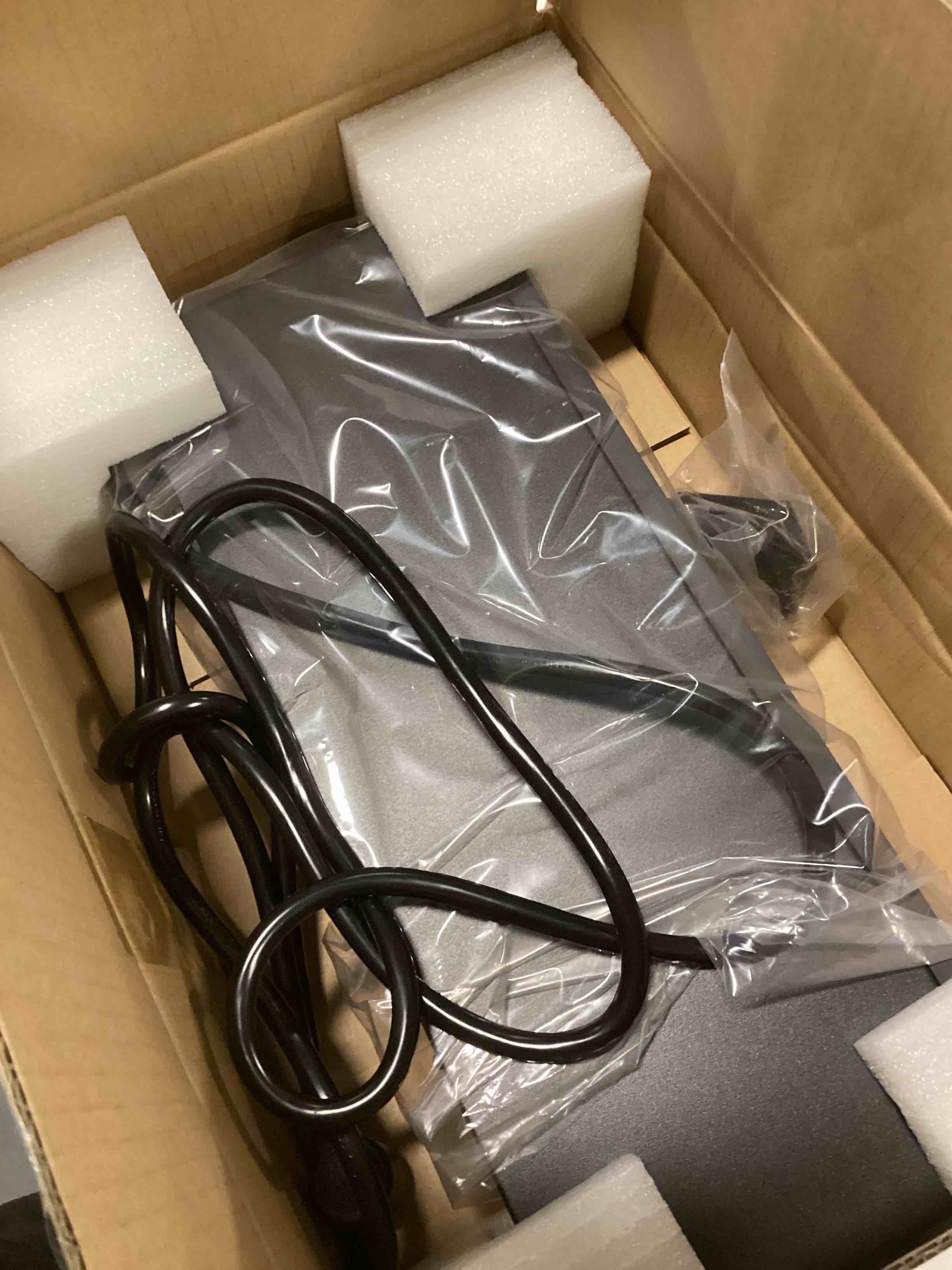 https://s3.amazonaws.com/lotting-images-prod/bidfta/YEL5684345_1707513573776.jpeg