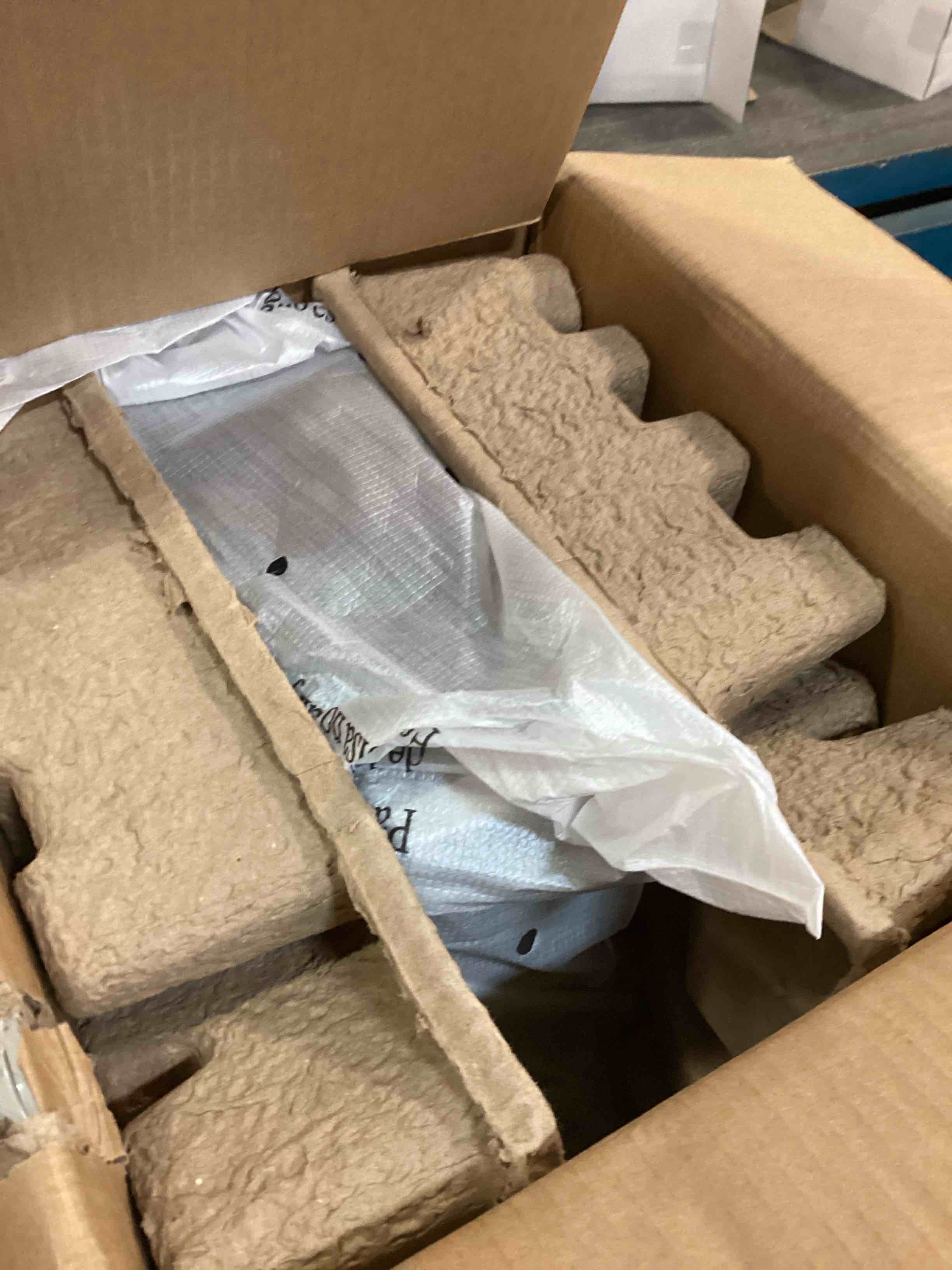 https://s3.amazonaws.com/lotting-images-prod/bidfta/YEL5684385_1707743108981.jpeg