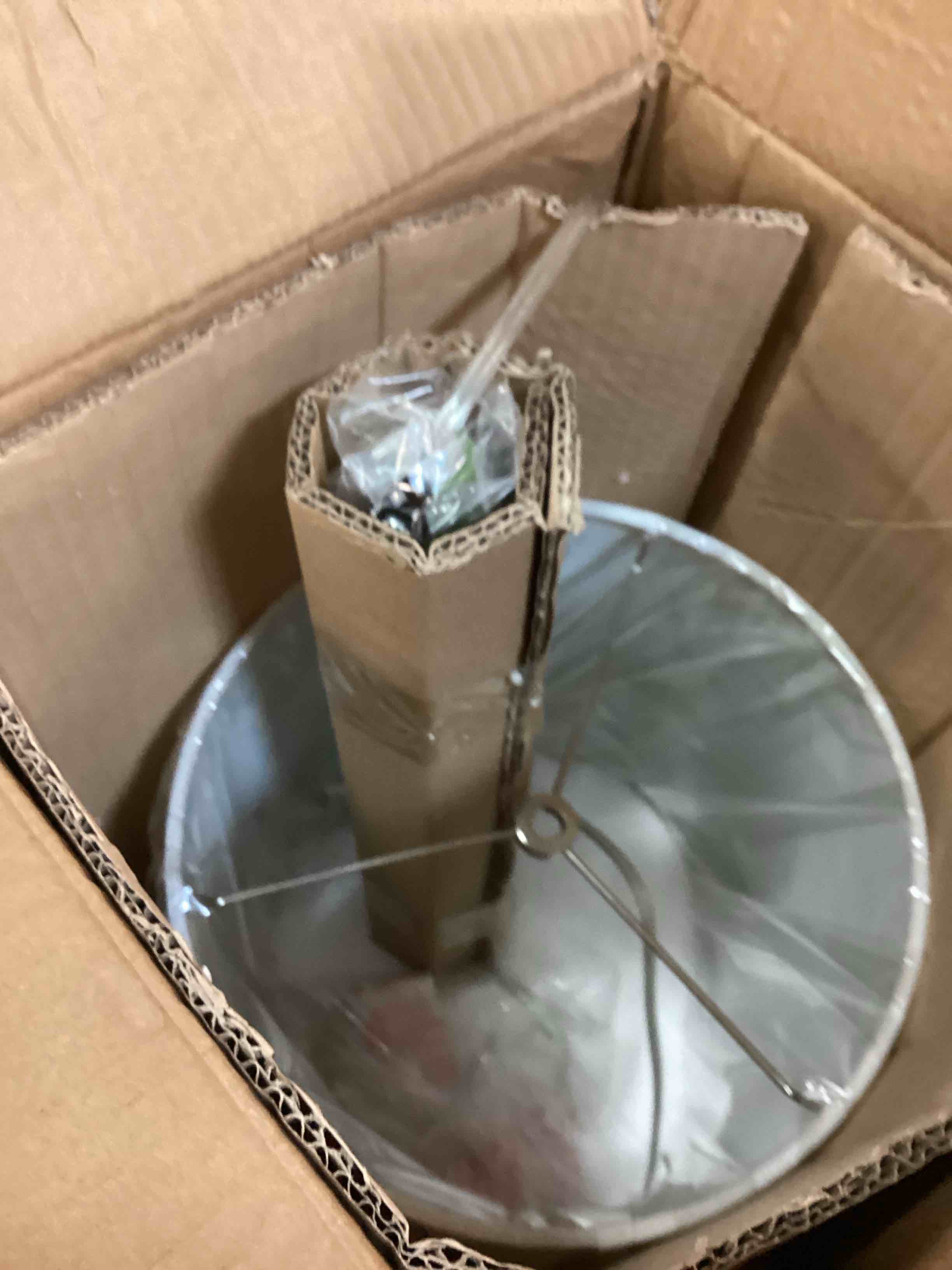 https://s3.amazonaws.com/lotting-images-prod/bidfta/YEL5684411_1707745151622.jpeg