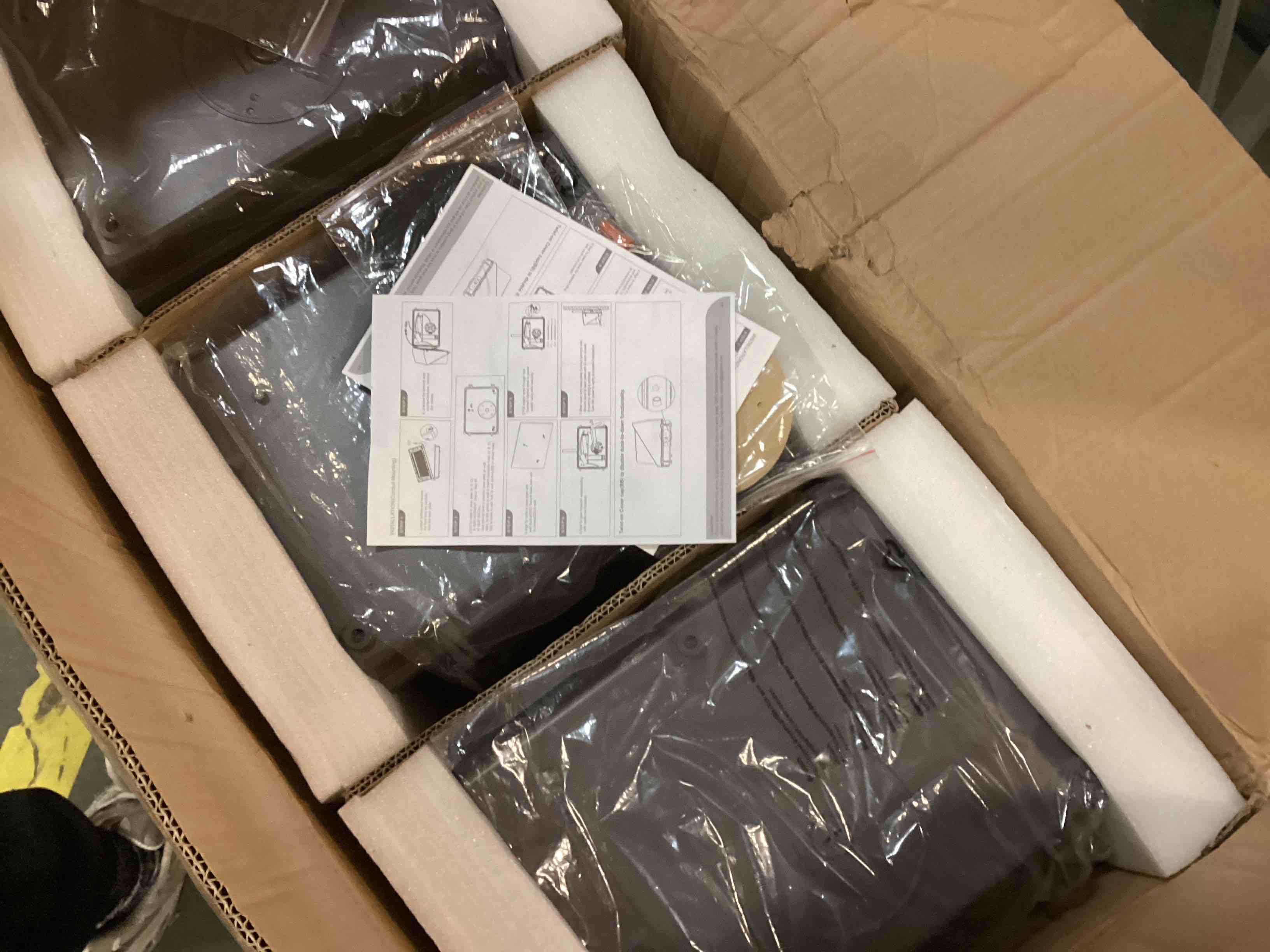 https://s3.amazonaws.com/lotting-images-prod/bidfta/YEL5684501_1707756084291.jpeg