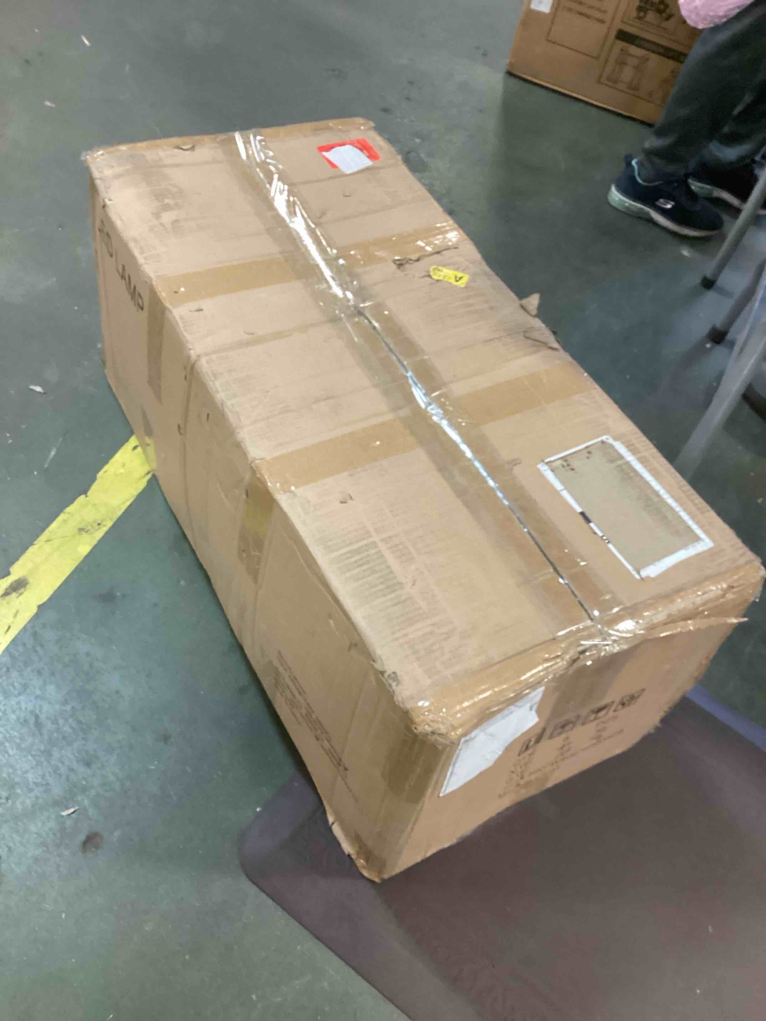 https://s3.amazonaws.com/lotting-images-prod/bidfta/YEL5684501_1707756131858.jpeg