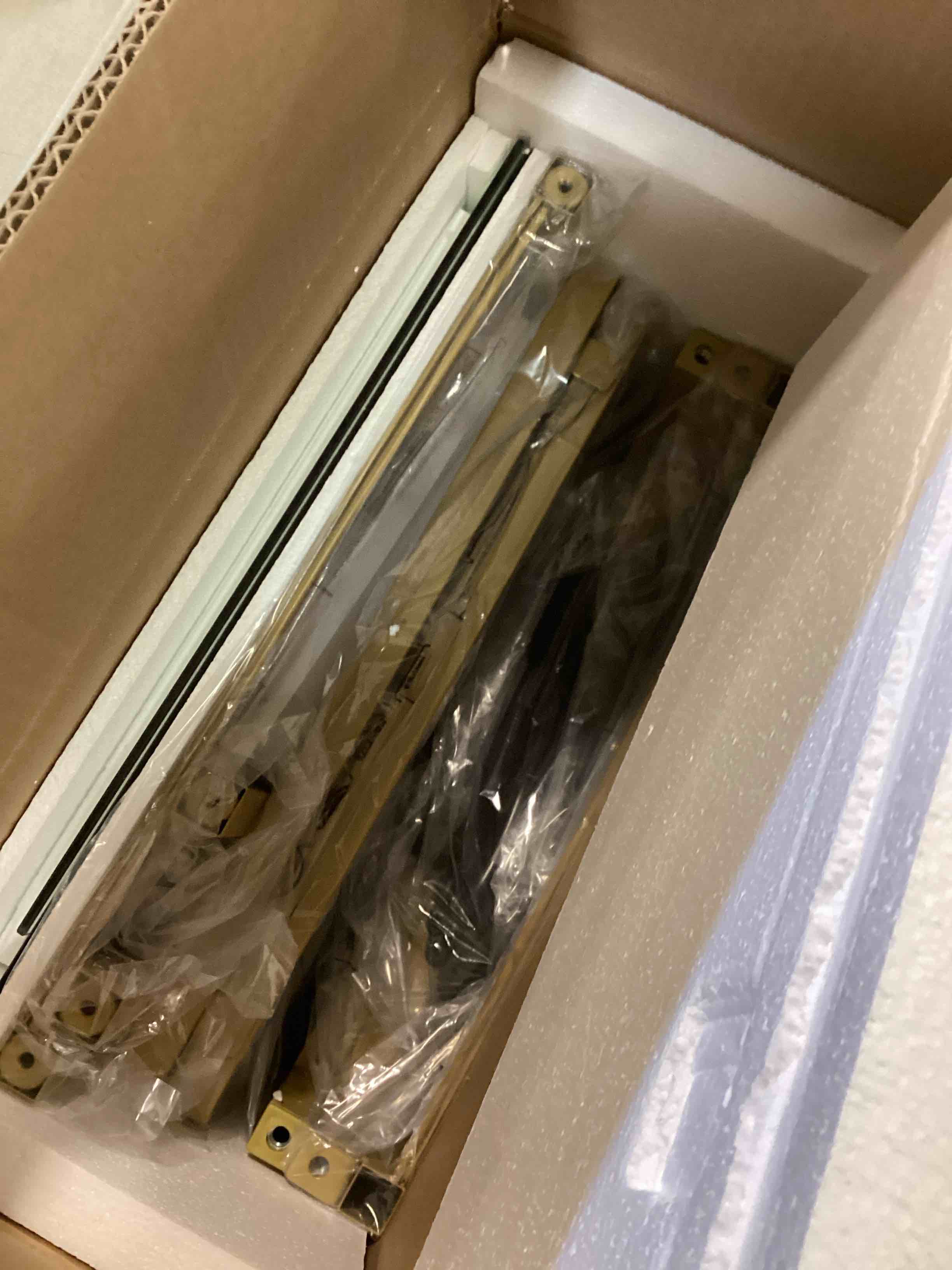 https://s3.amazonaws.com/lotting-images-prod/bidfta/YEL5684558_1707763254027.jpeg