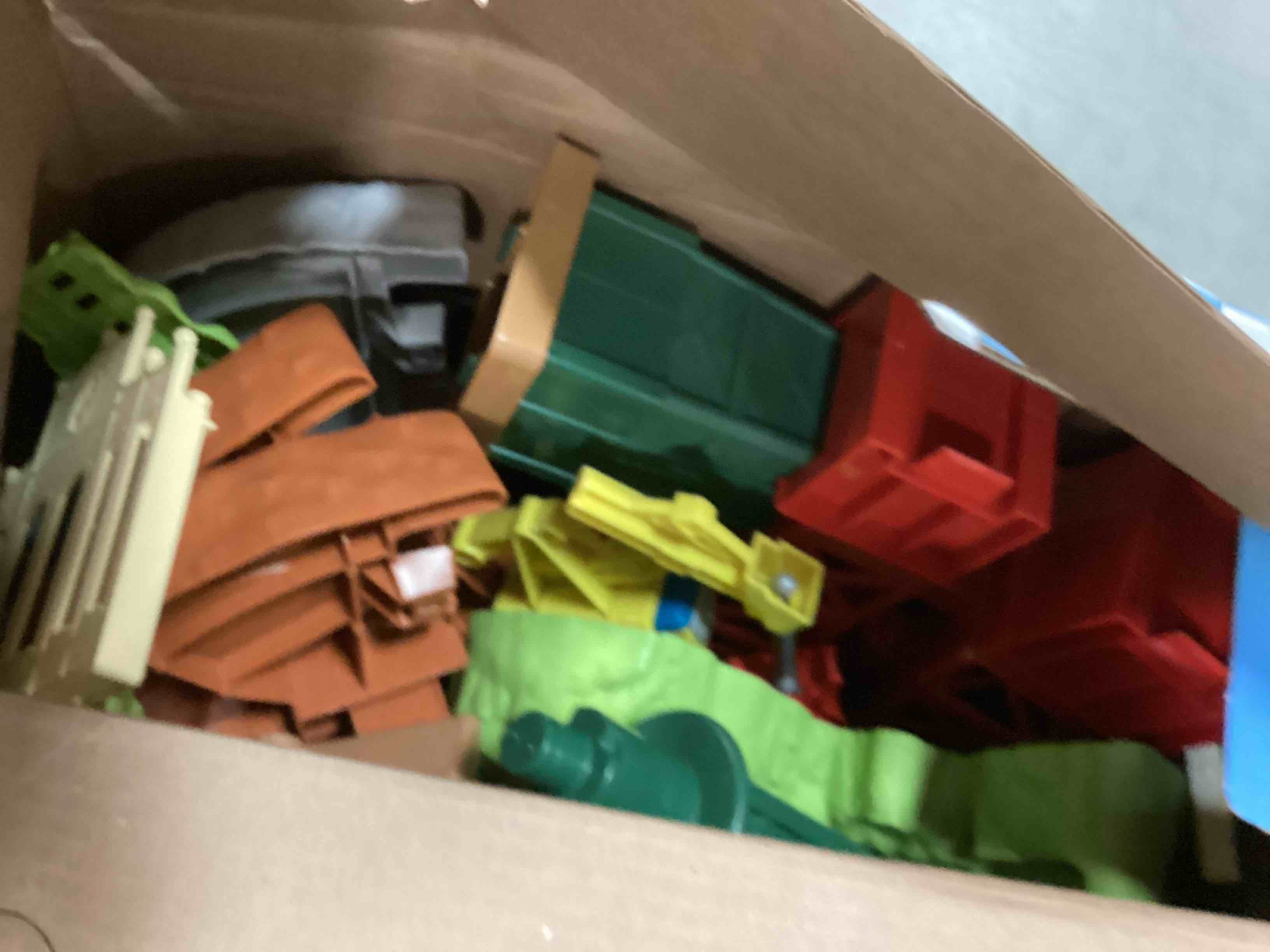 https://s3.amazonaws.com/lotting-images-prod/bidfta/YEL5684679_1707828249136.jpeg