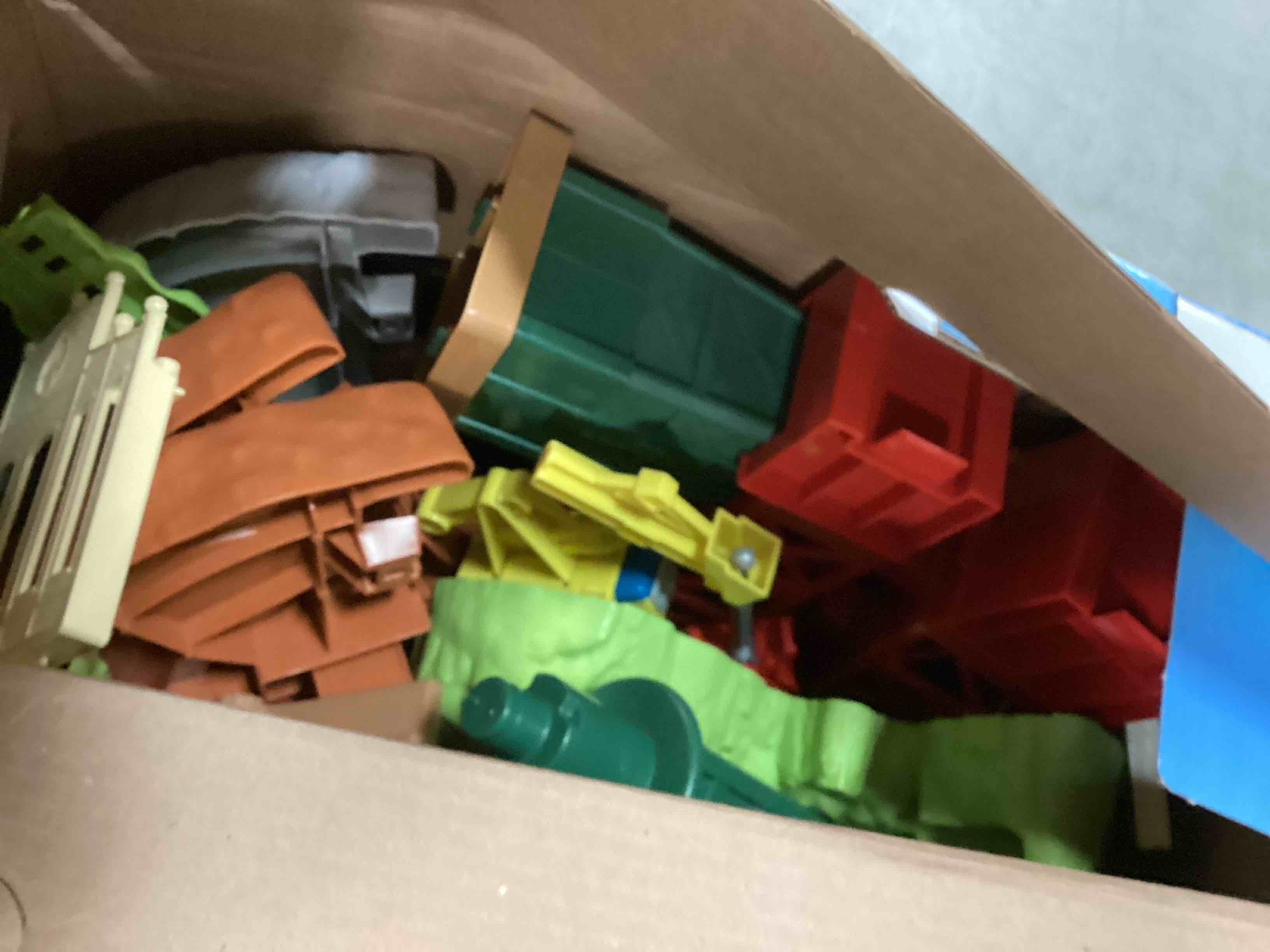 https://s3.amazonaws.com/lotting-images-prod/bidfta/YEL5684679_1707828250057.jpeg