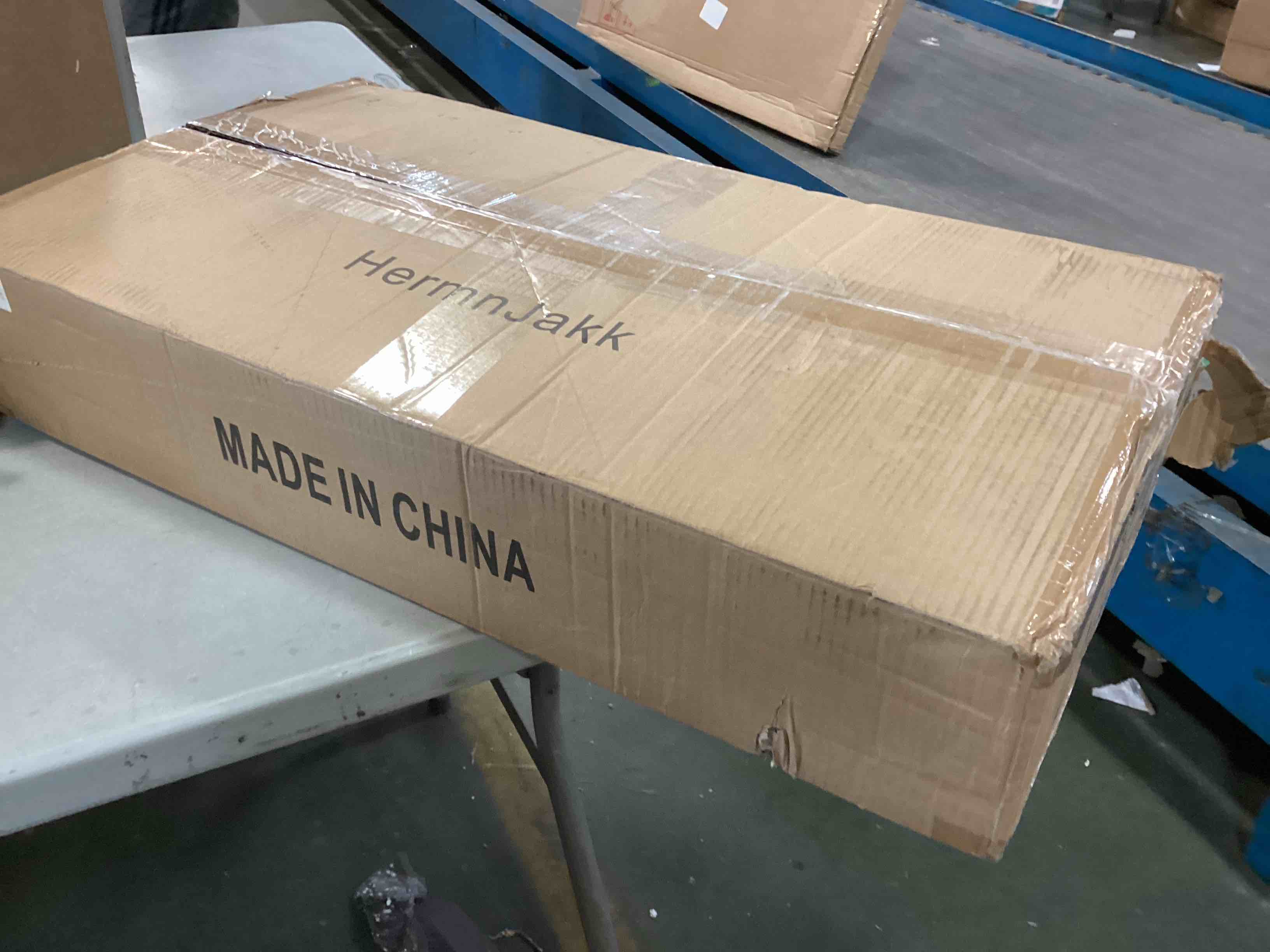 https://s3.amazonaws.com/lotting-images-prod/bidfta/YEL5684803_1707840009227.jpeg