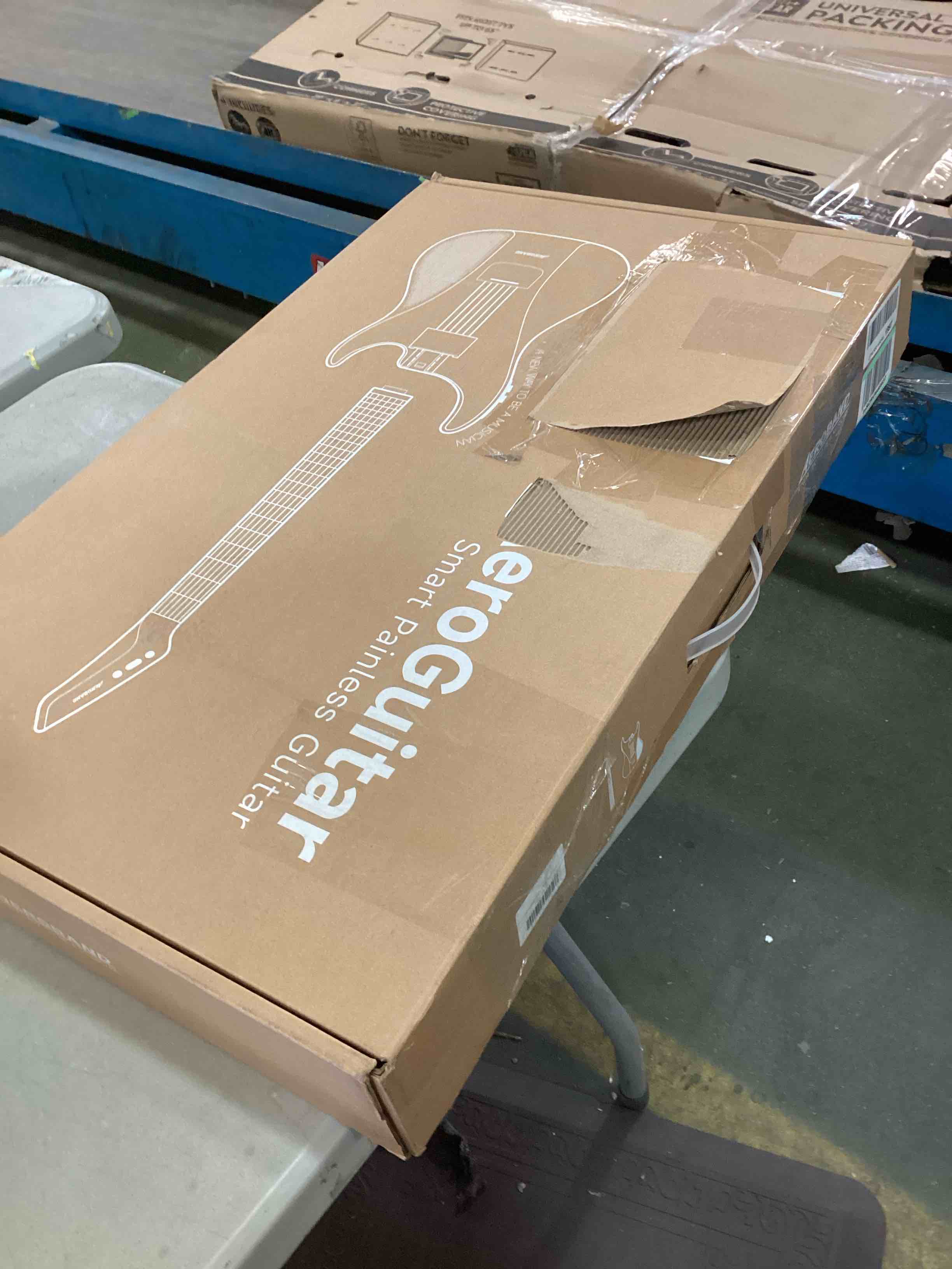https://s3.amazonaws.com/lotting-images-prod/bidfta/YEL5684814_1707840930151.jpeg
