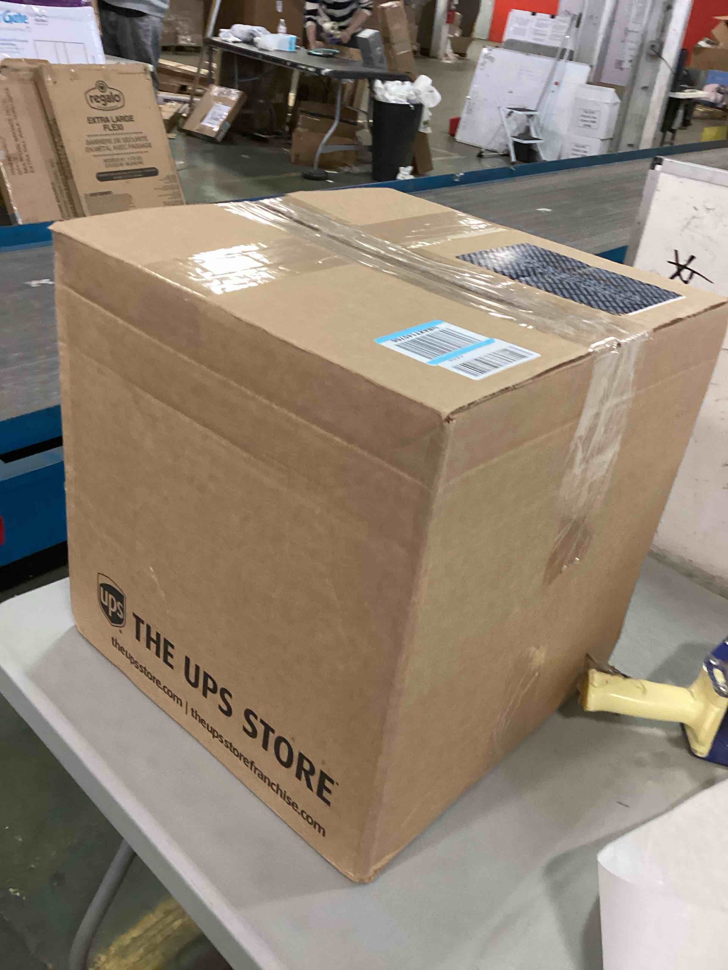 https://s3.amazonaws.com/lotting-images-prod/bidfta/YEL5685276_1707943036681.jpeg