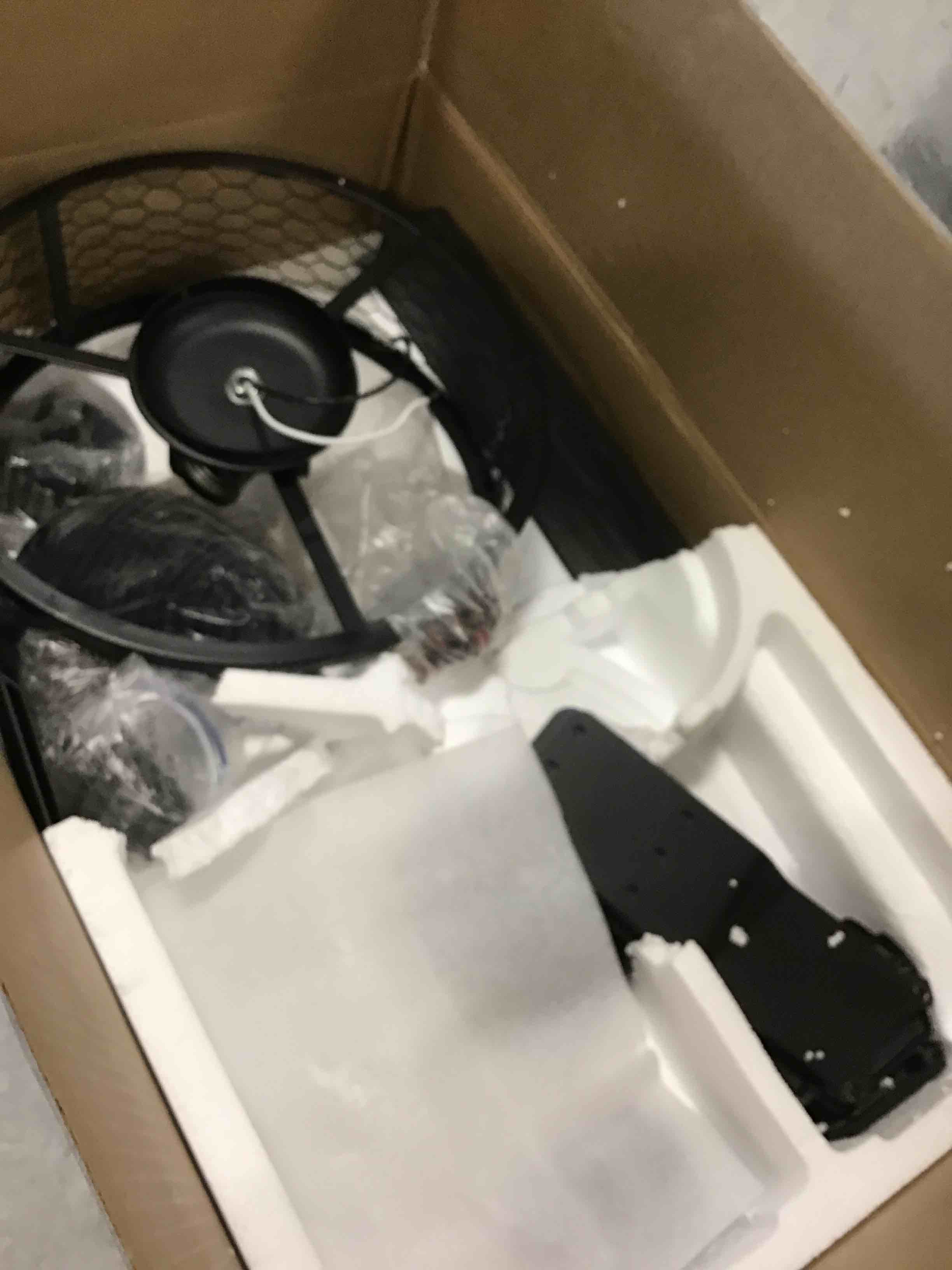 https://s3.amazonaws.com/lotting-images-prod/bidfta/YEL5685518_1706798915683.jpeg