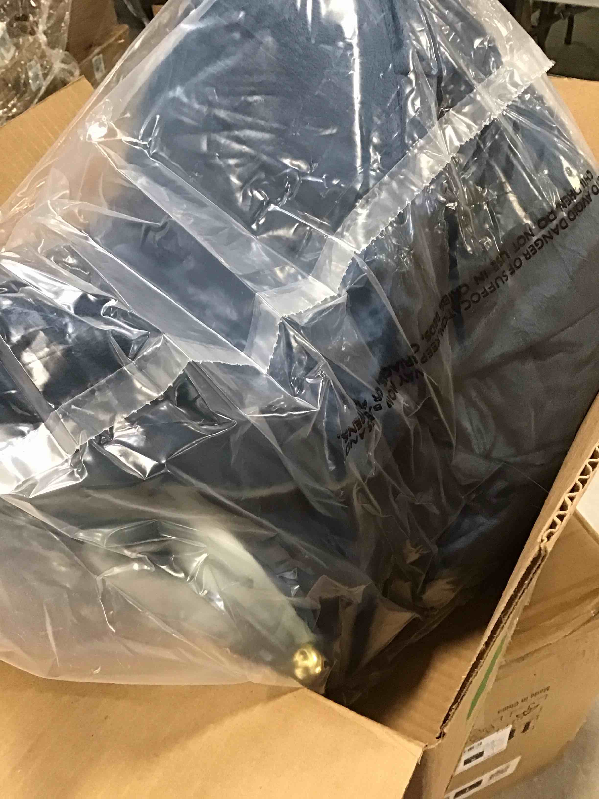 https://s3.amazonaws.com/lotting-images-prod/bidfta/YEL5688222_1707405952393.jpeg