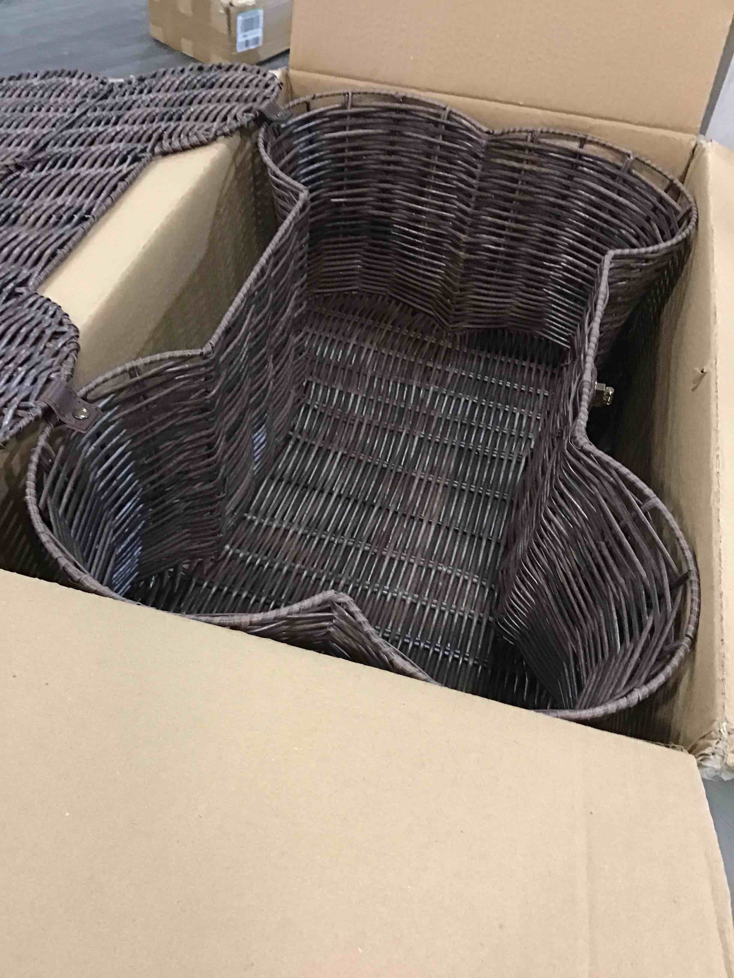 https://s3.amazonaws.com/lotting-images-prod/bidfta/YEL5689198_1706876989325.jpeg