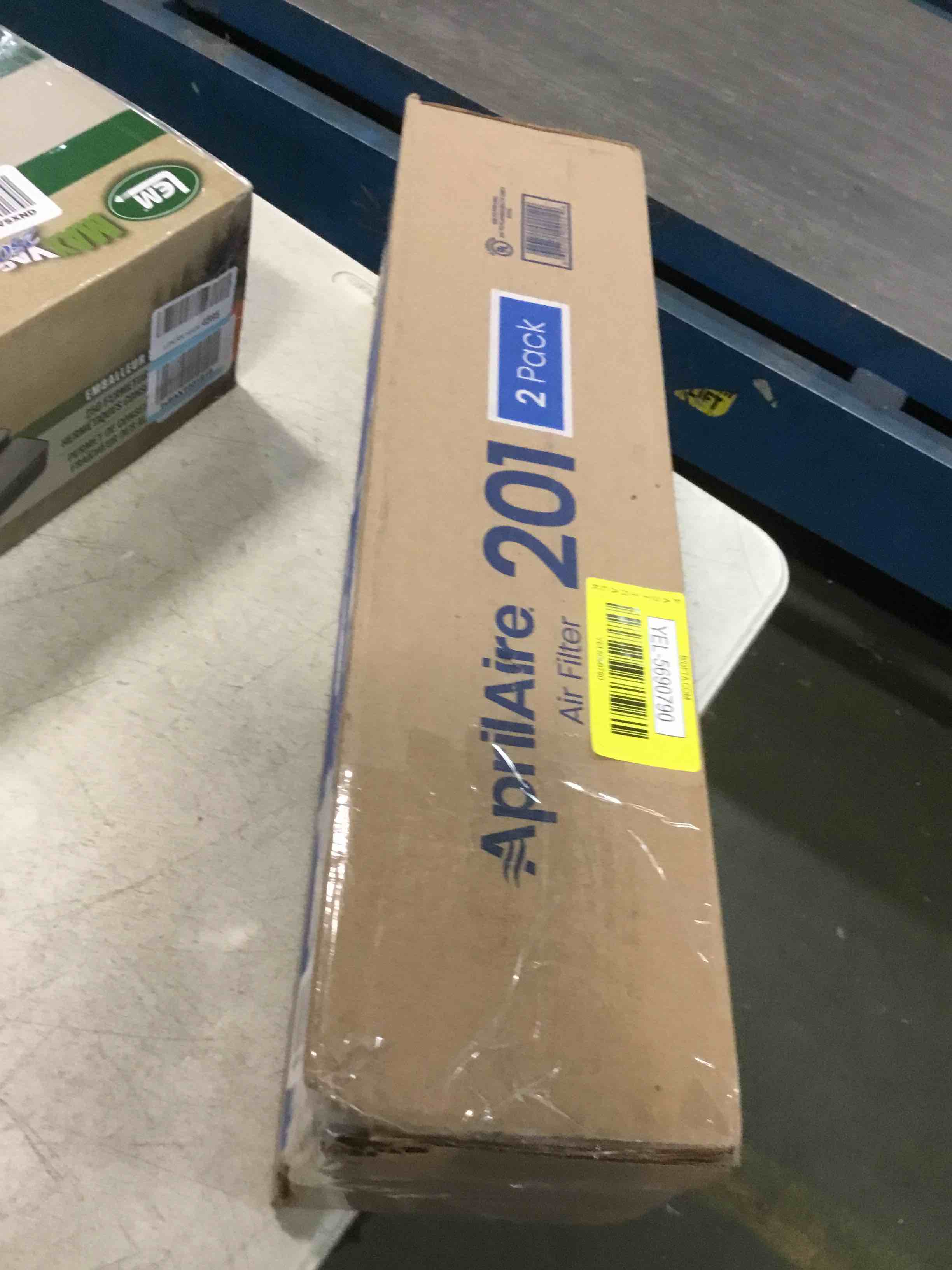 https://s3.amazonaws.com/lotting-images-prod/bidfta/YEL5690790_1706971820616.jpeg