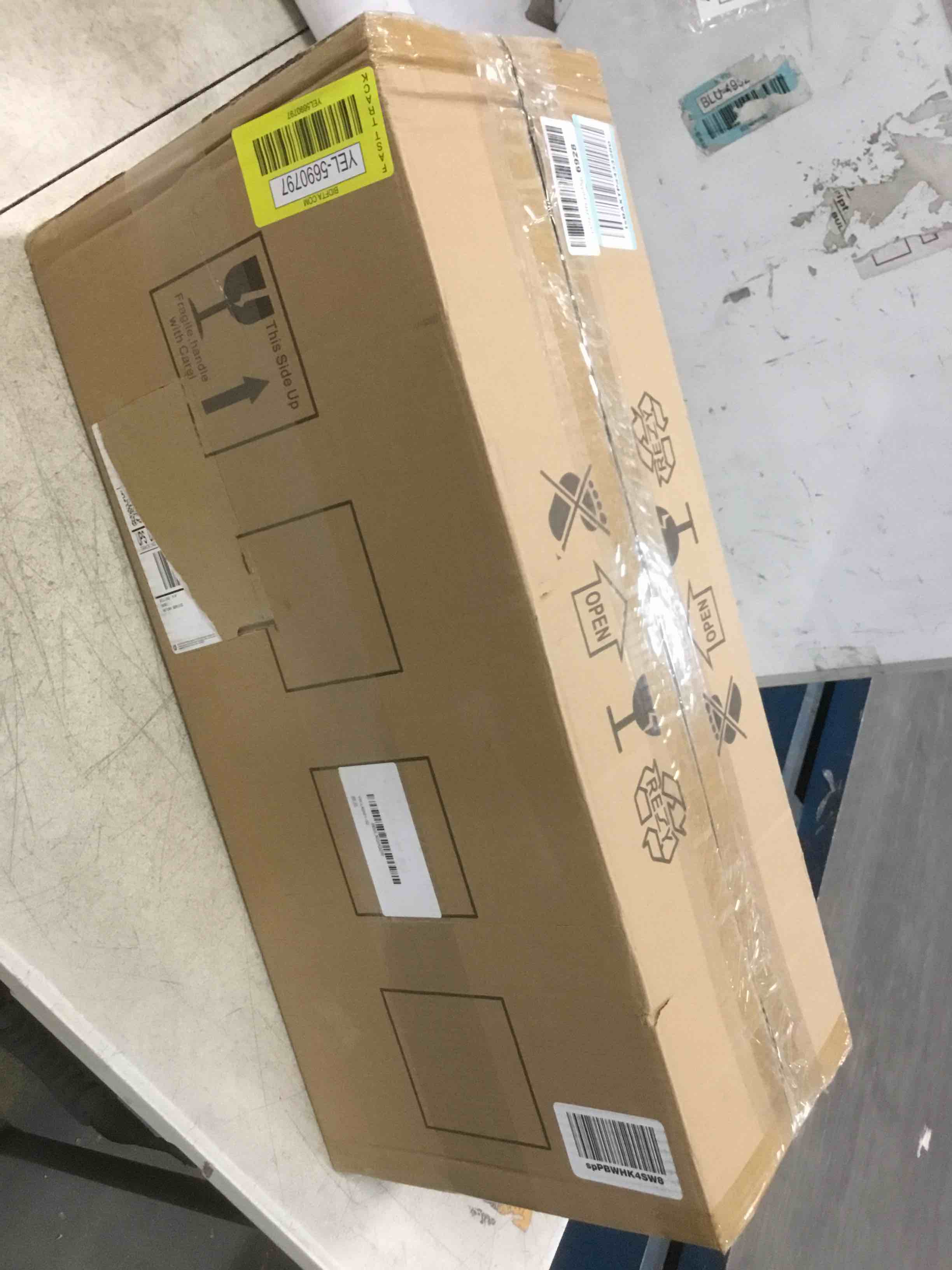 https://s3.amazonaws.com/lotting-images-prod/bidfta/YEL5690797_1706973604364.jpeg