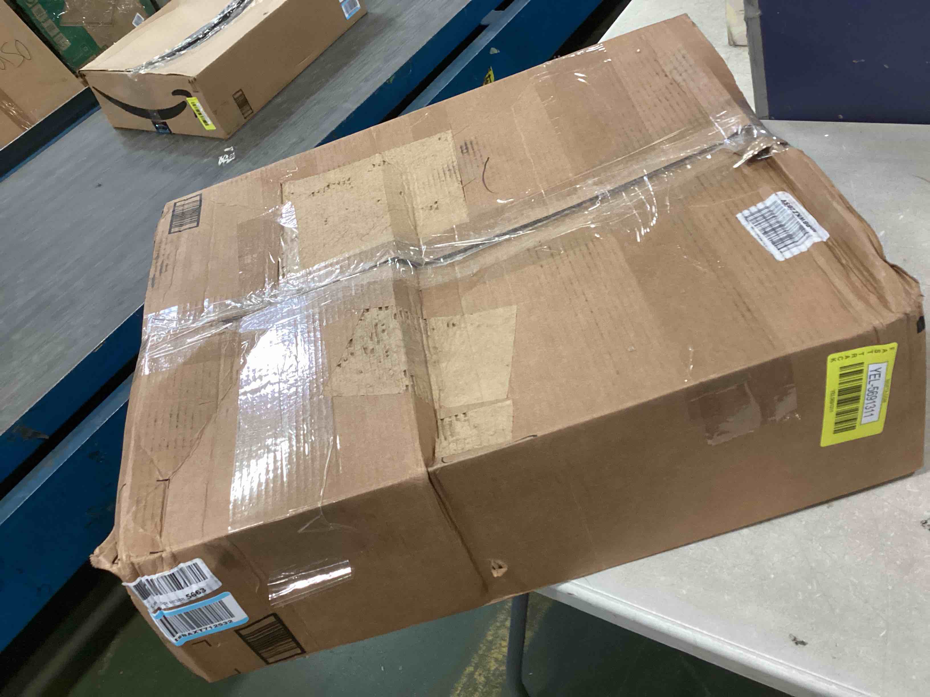 https://s3.amazonaws.com/lotting-images-prod/bidfta/YEL5691311_1707147569065.jpeg
