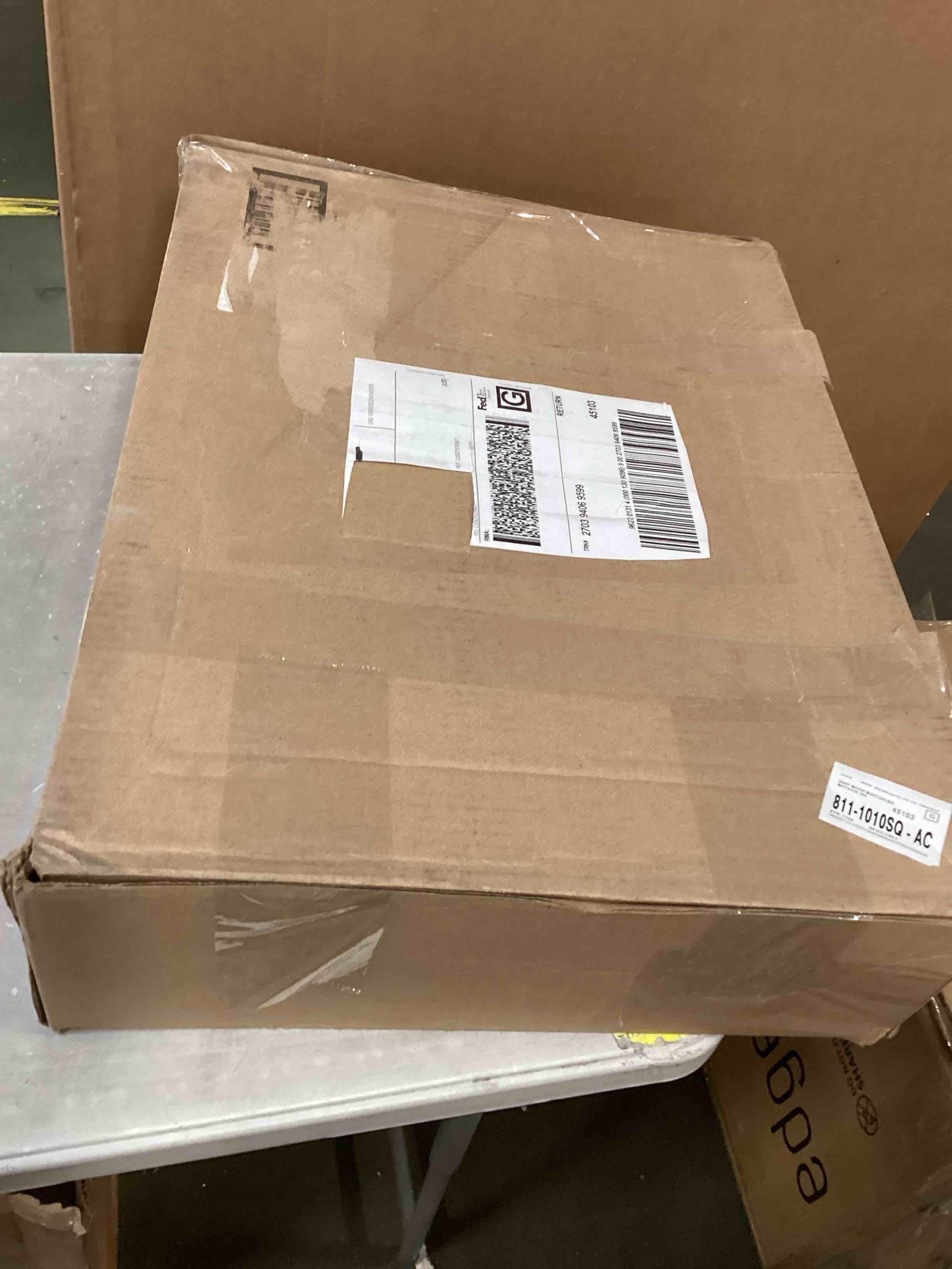https://s3.amazonaws.com/lotting-images-prod/bidfta/YEL5691558_1707418199900.jpeg