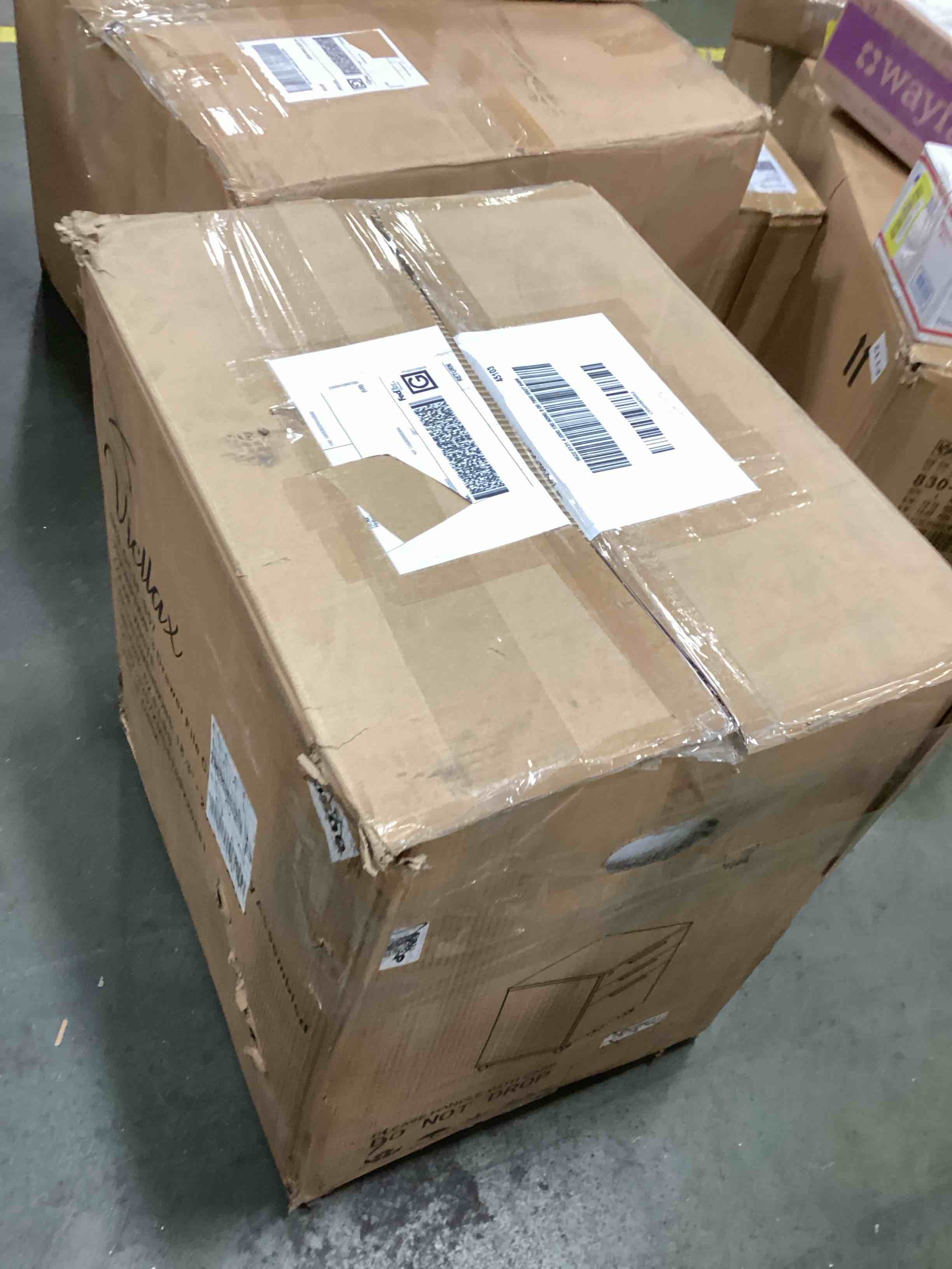 https://s3.amazonaws.com/lotting-images-prod/bidfta/YEL5692918_1709731490017.jpeg