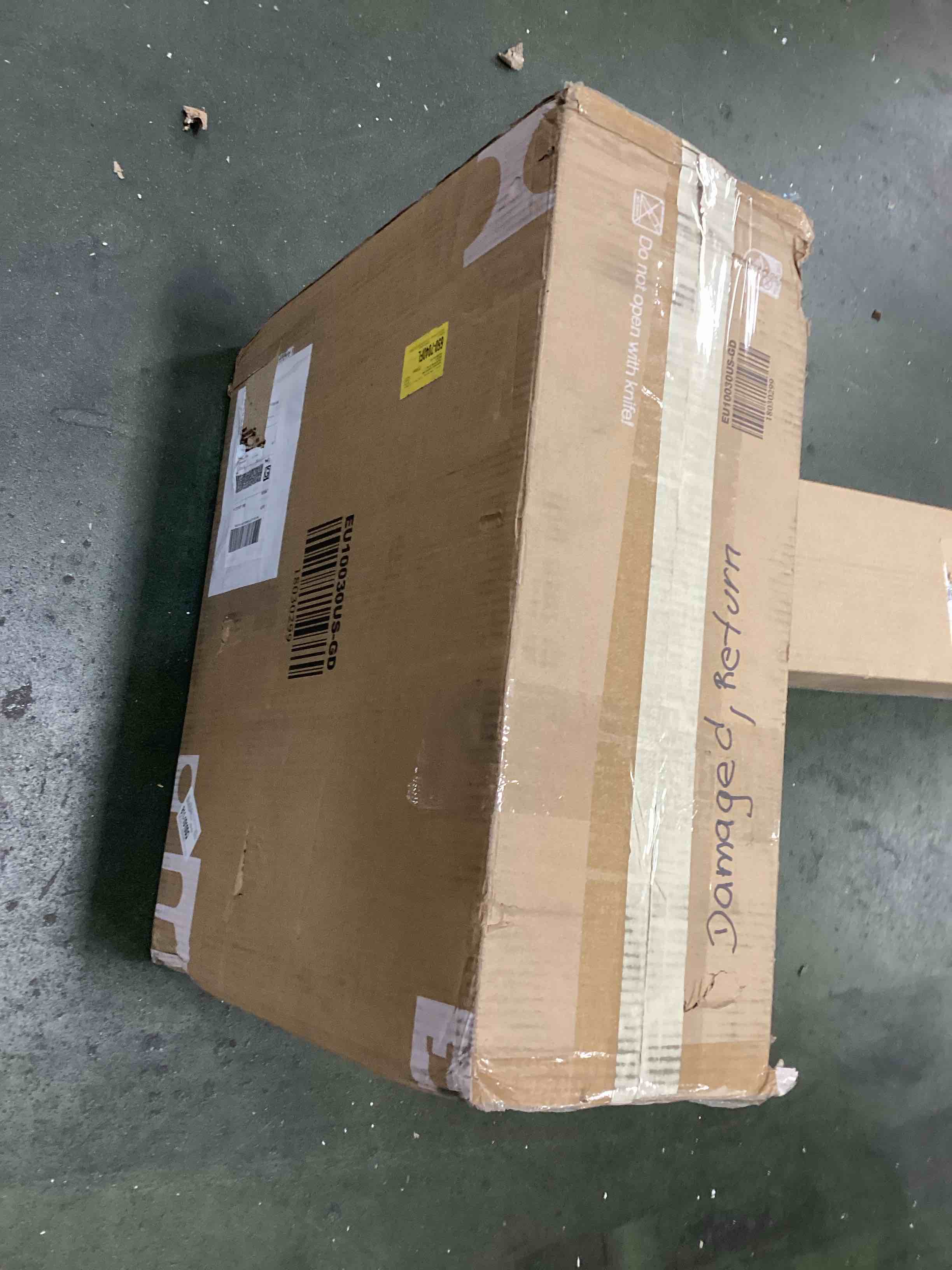 https://s3.amazonaws.com/lotting-images-prod/bidfta/YEL5692937_1709733396414.jpeg