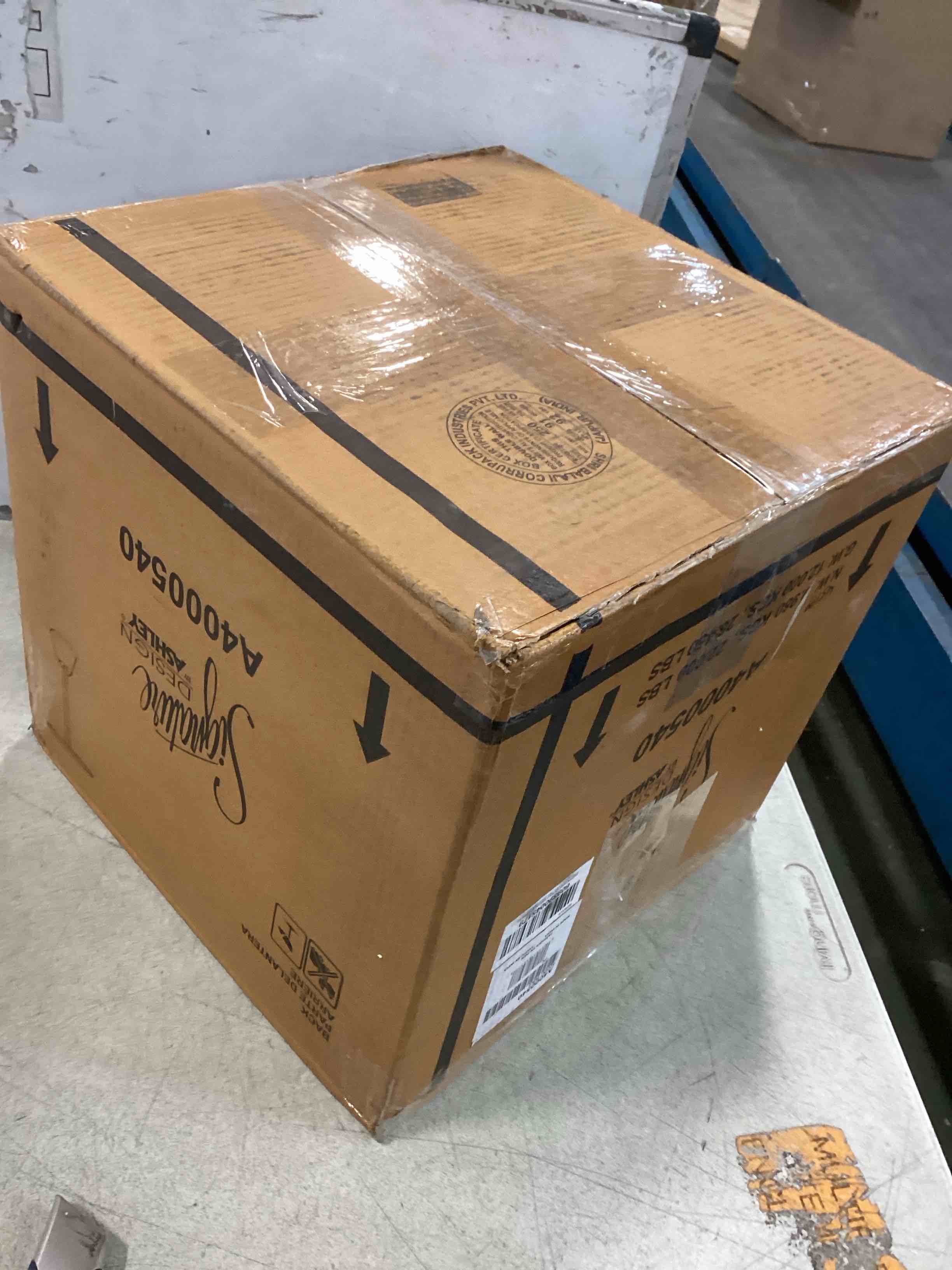 https://s3.amazonaws.com/lotting-images-prod/bidfta/YEL5693105_1706804203665.jpeg